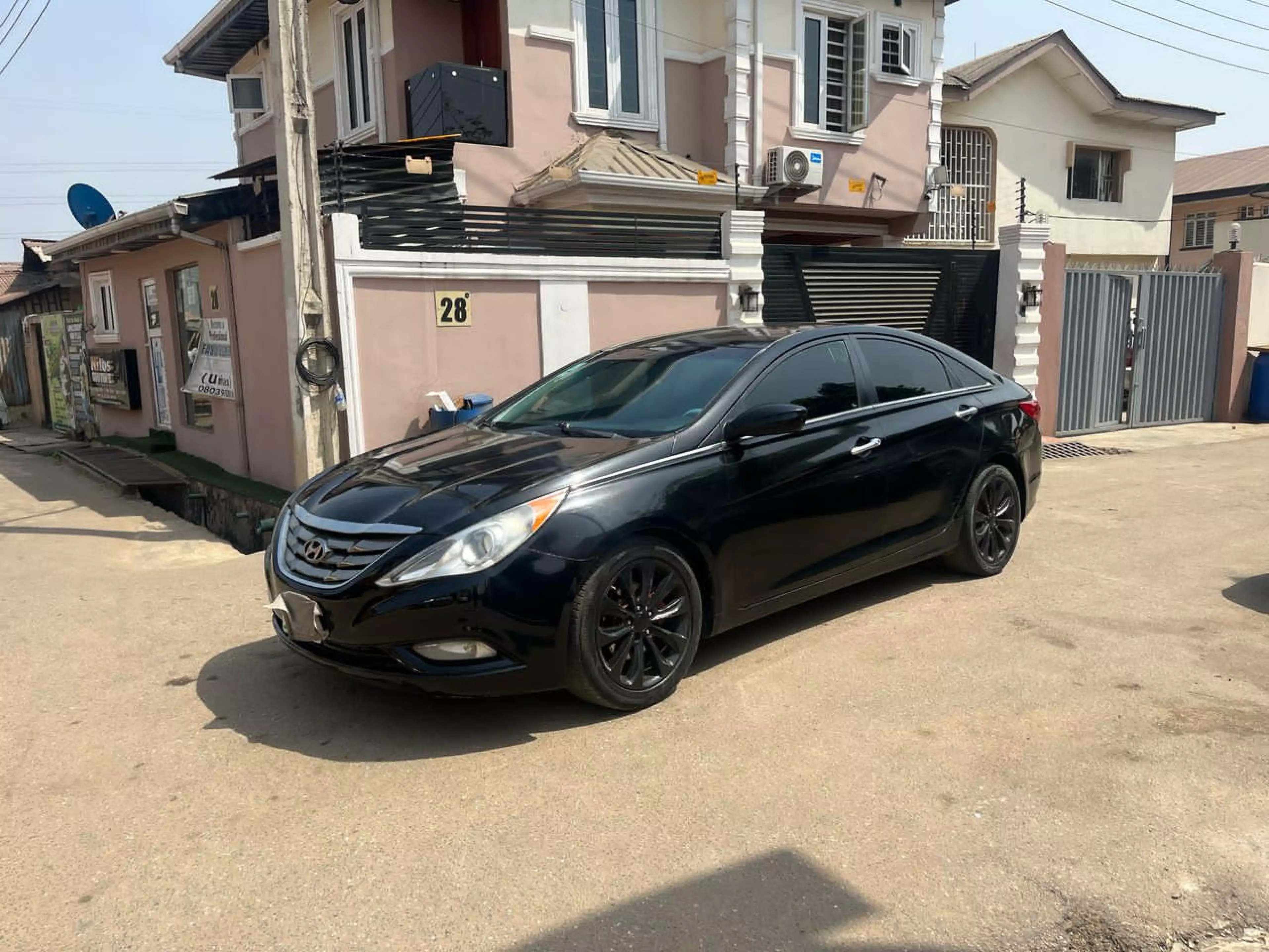Hyundai Sonata   - 2011