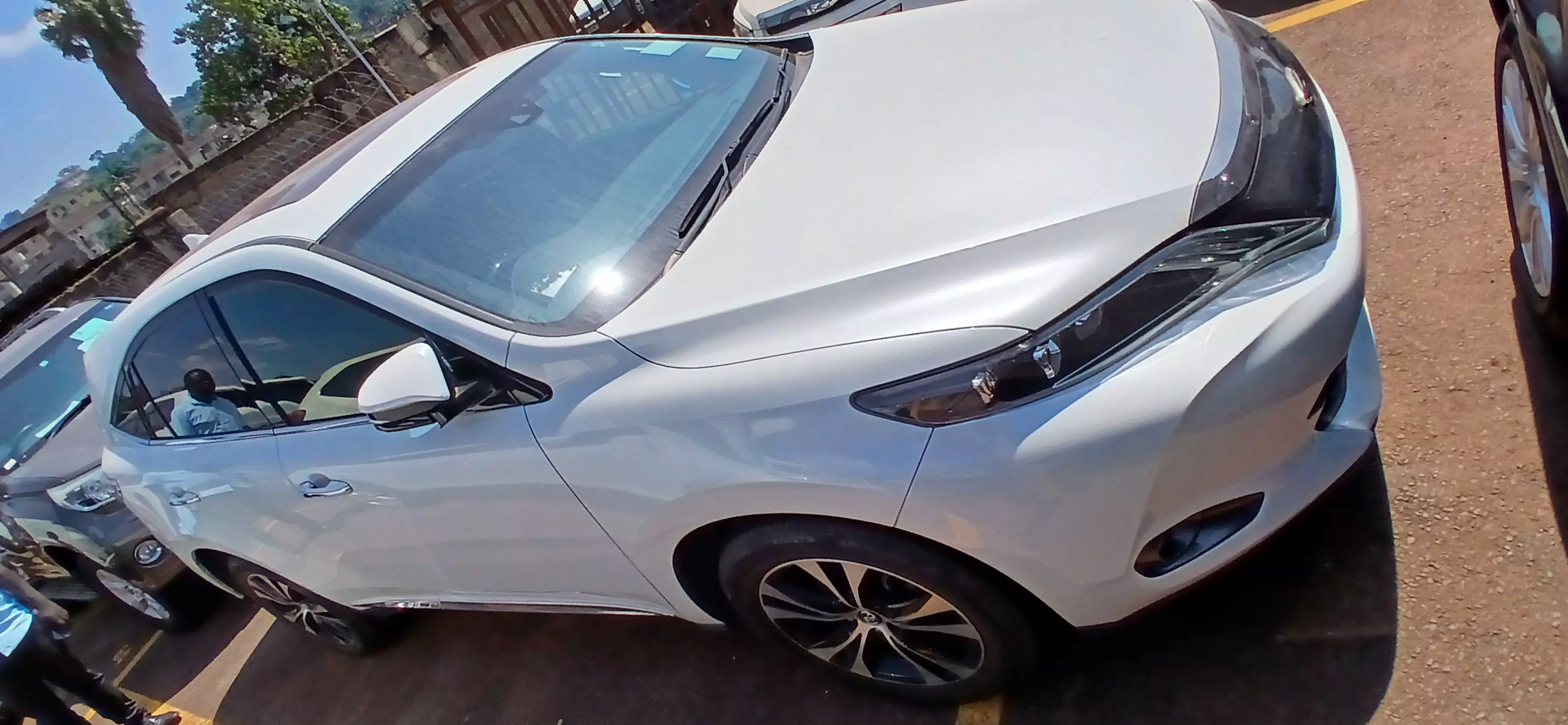 Toyota Harrier   - 2015