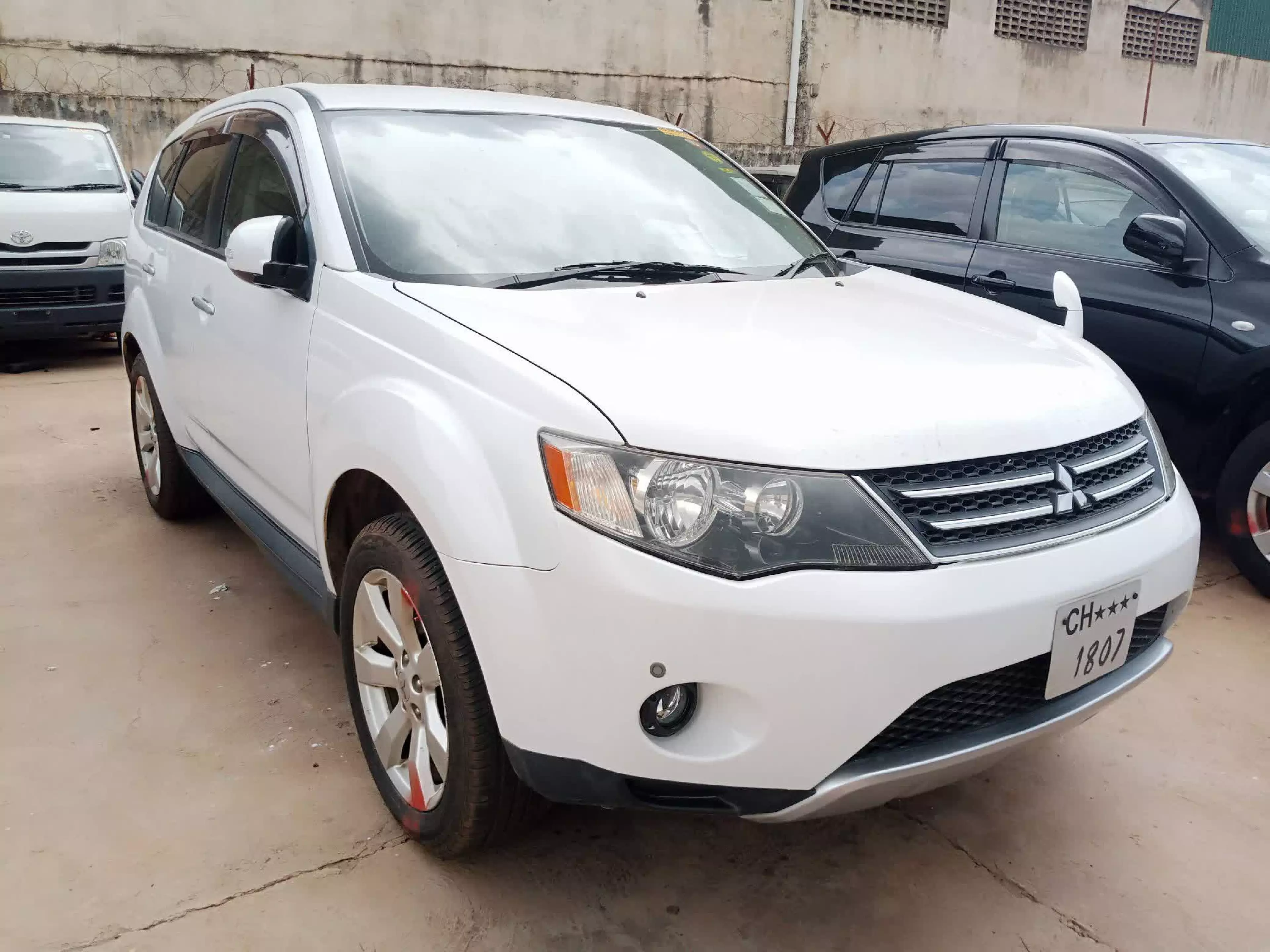 Mitsubishi OUTLANDER - 2009