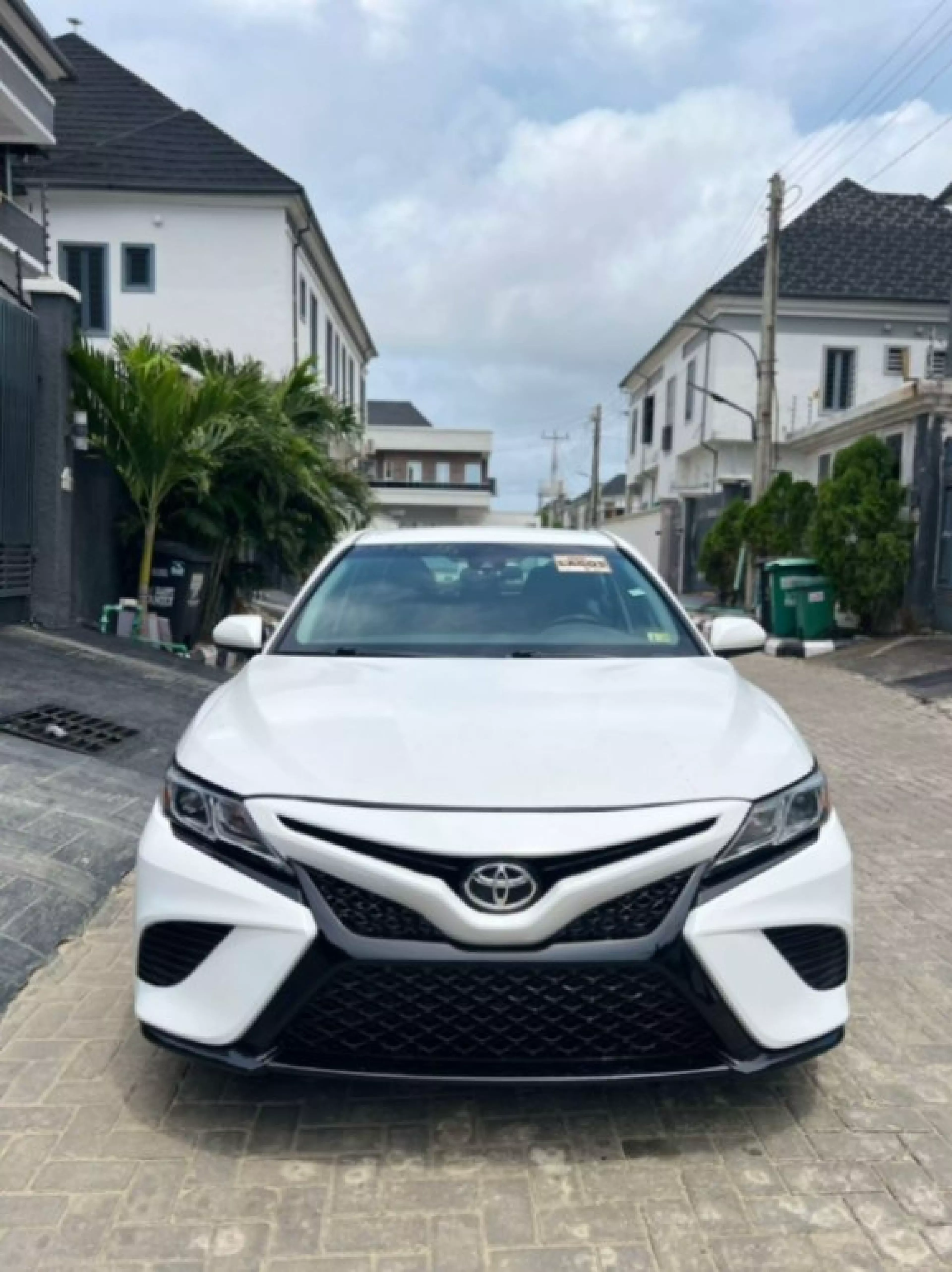 Toyota Camry - 2018