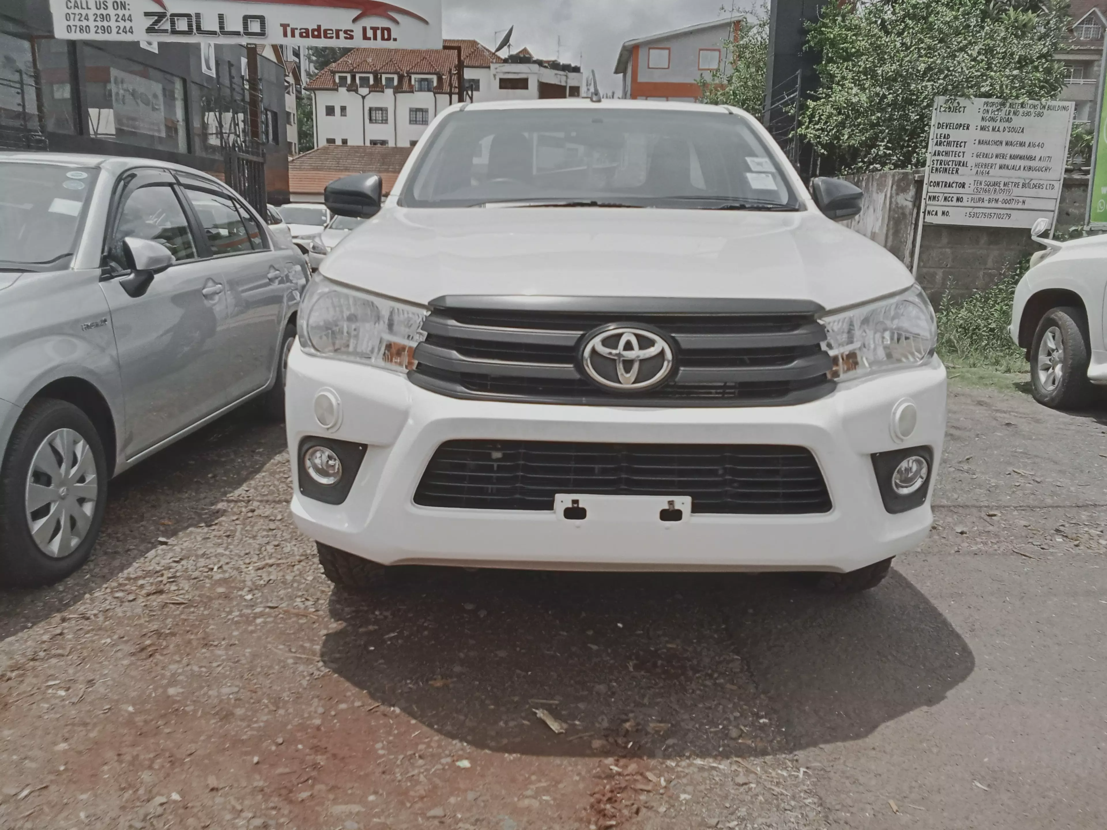 Toyota Hilux   - 2016