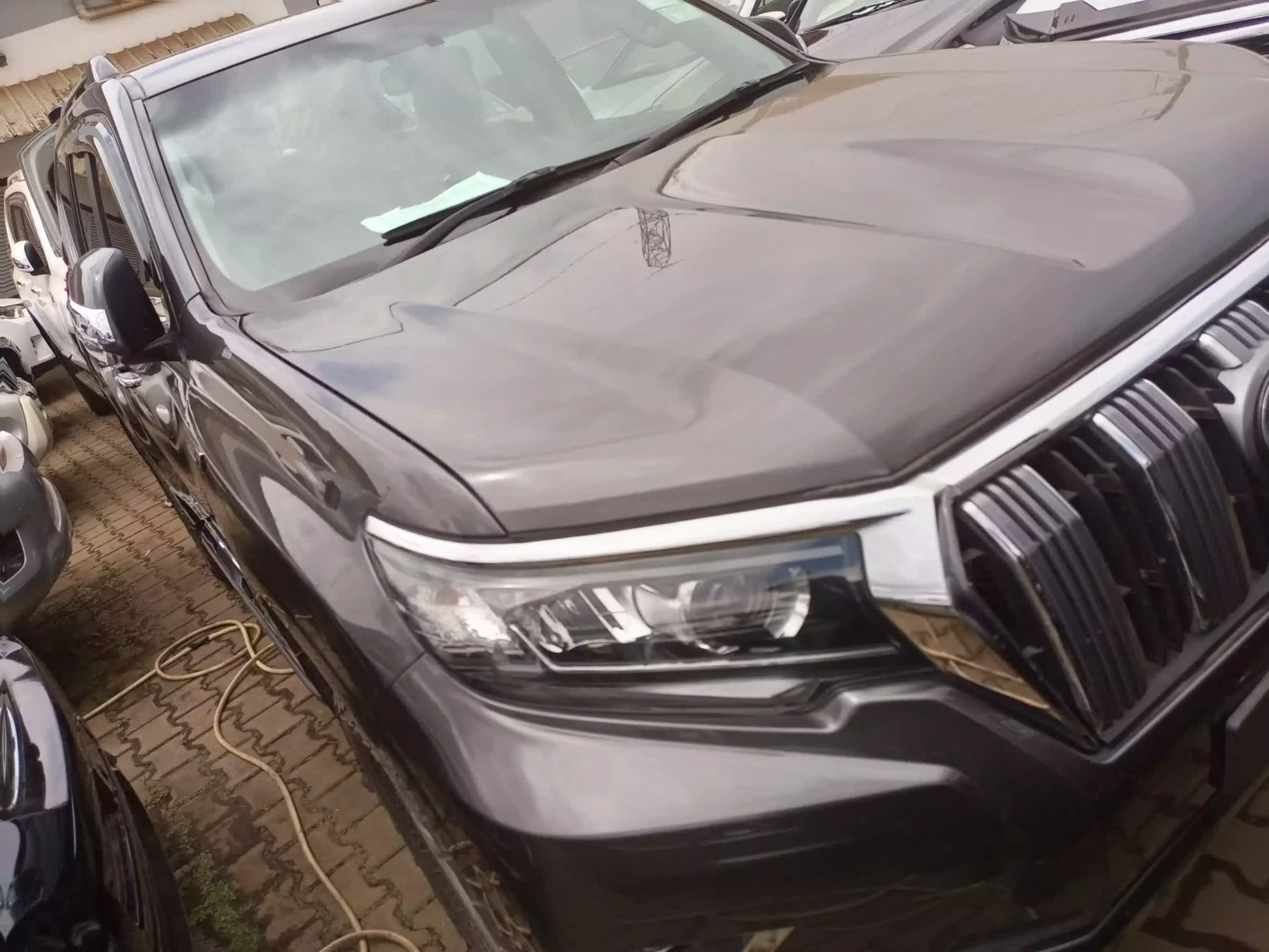Toyota LAND CRUISER VGX - 2010
