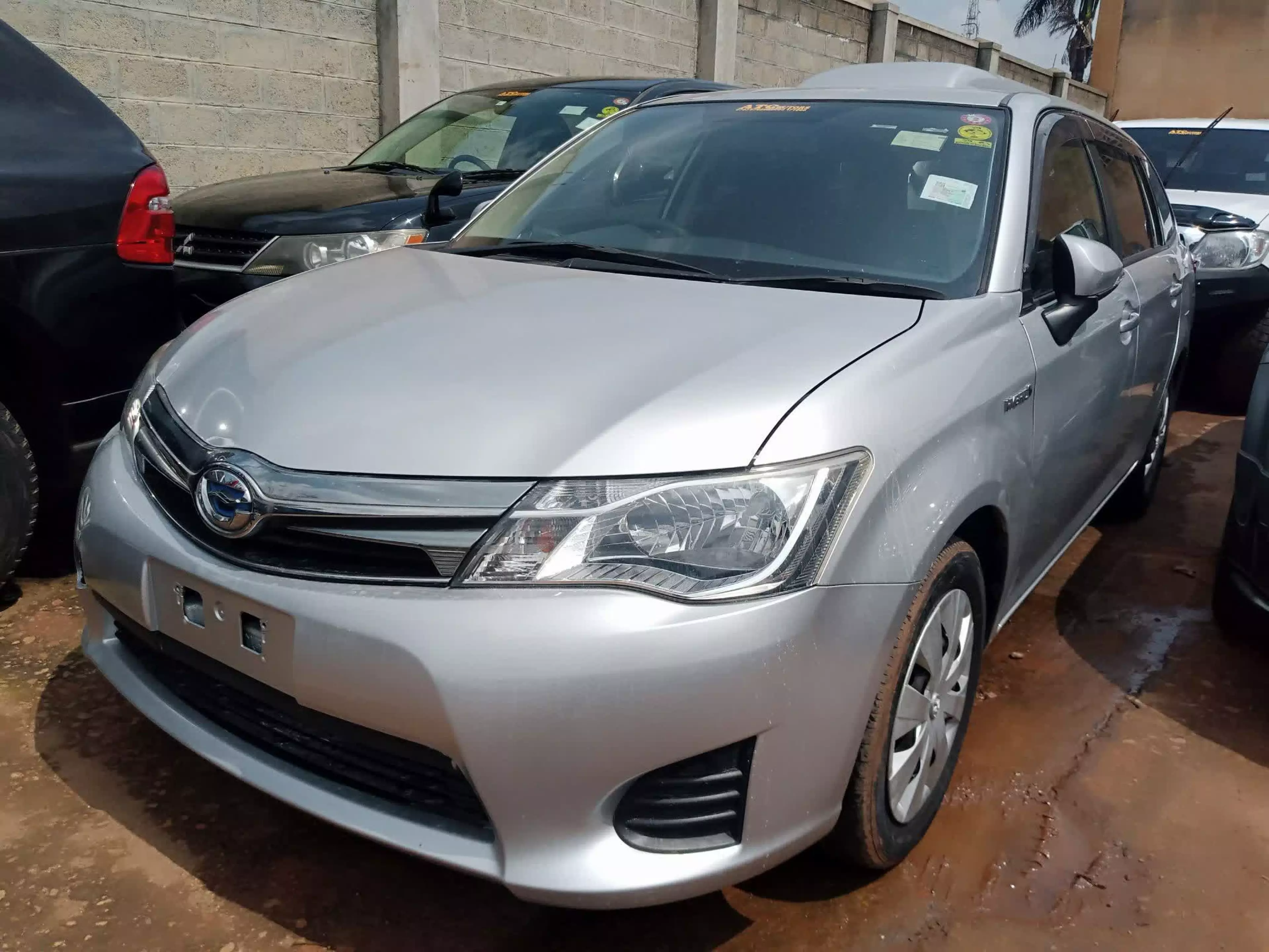 Toyota Fielder hybrid  - 2013