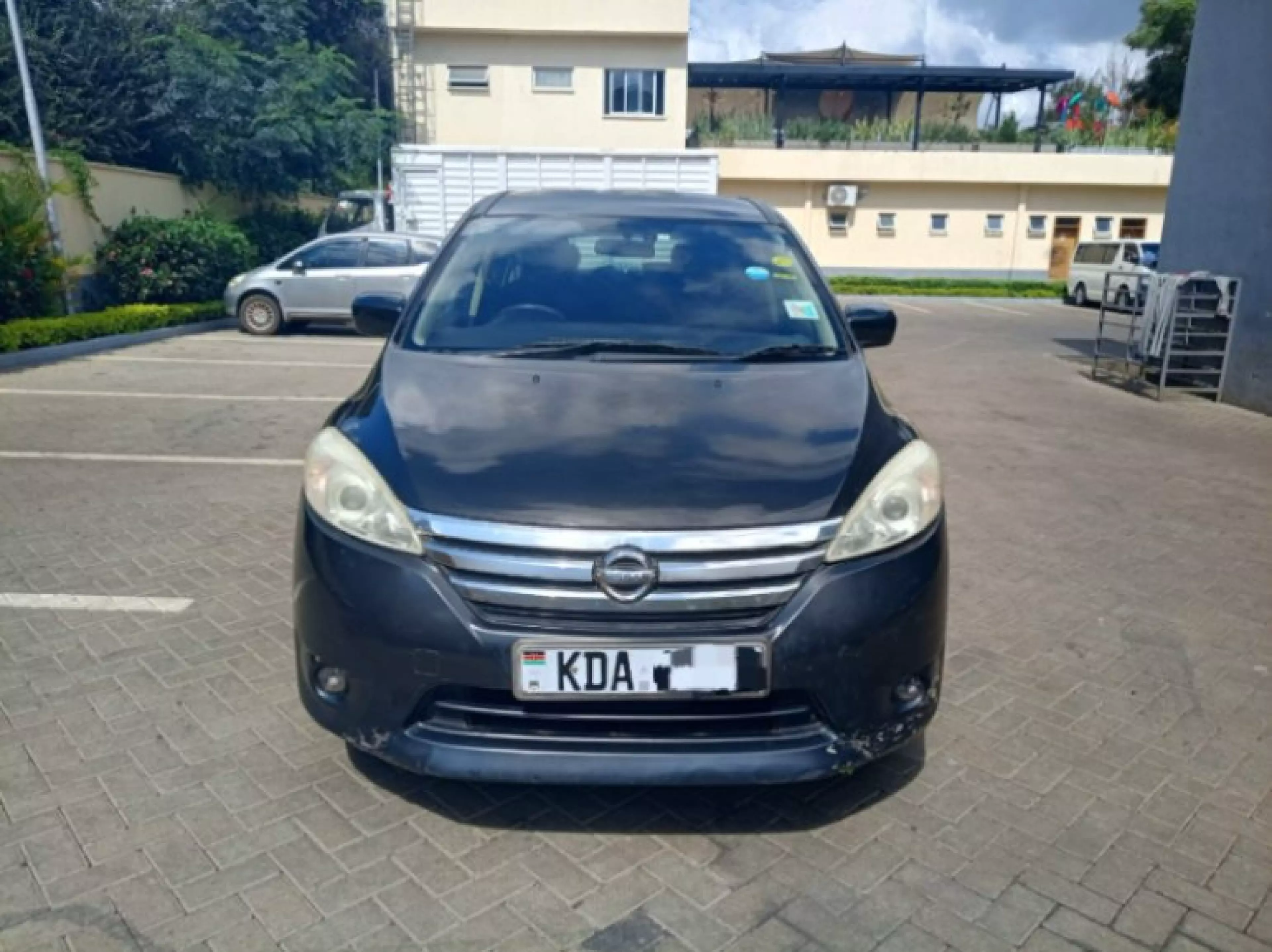 Nissan Lafesta  - 2013