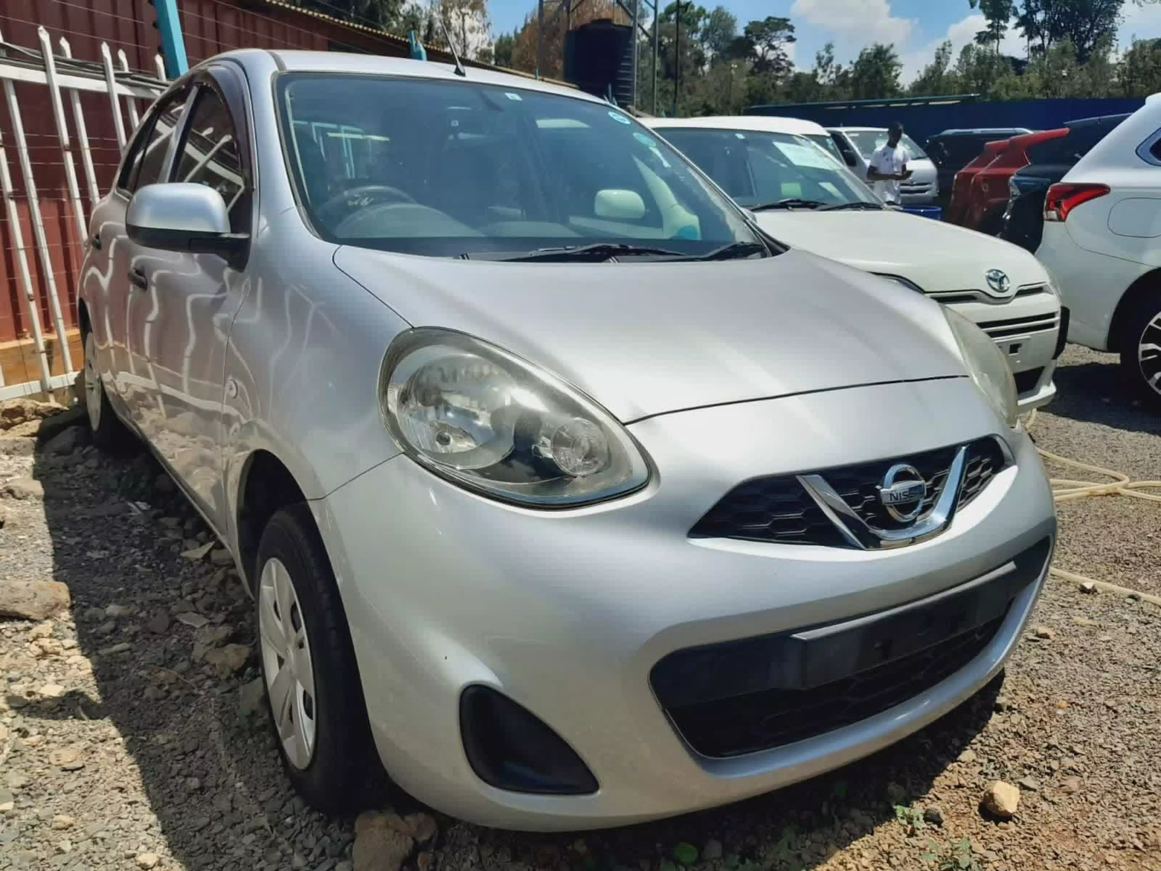Nissan March - 2015