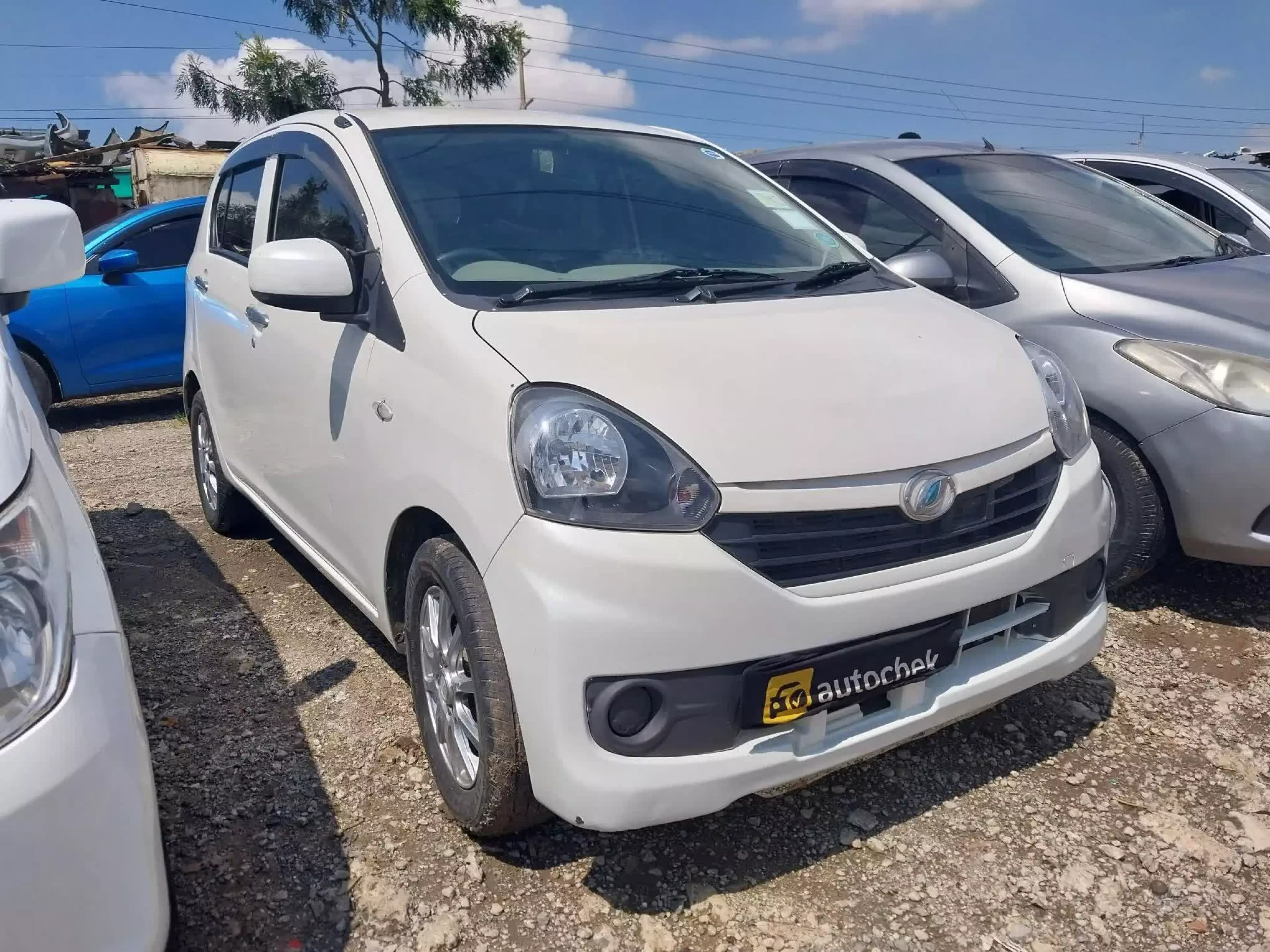 Daihatsu Mira    - 2016