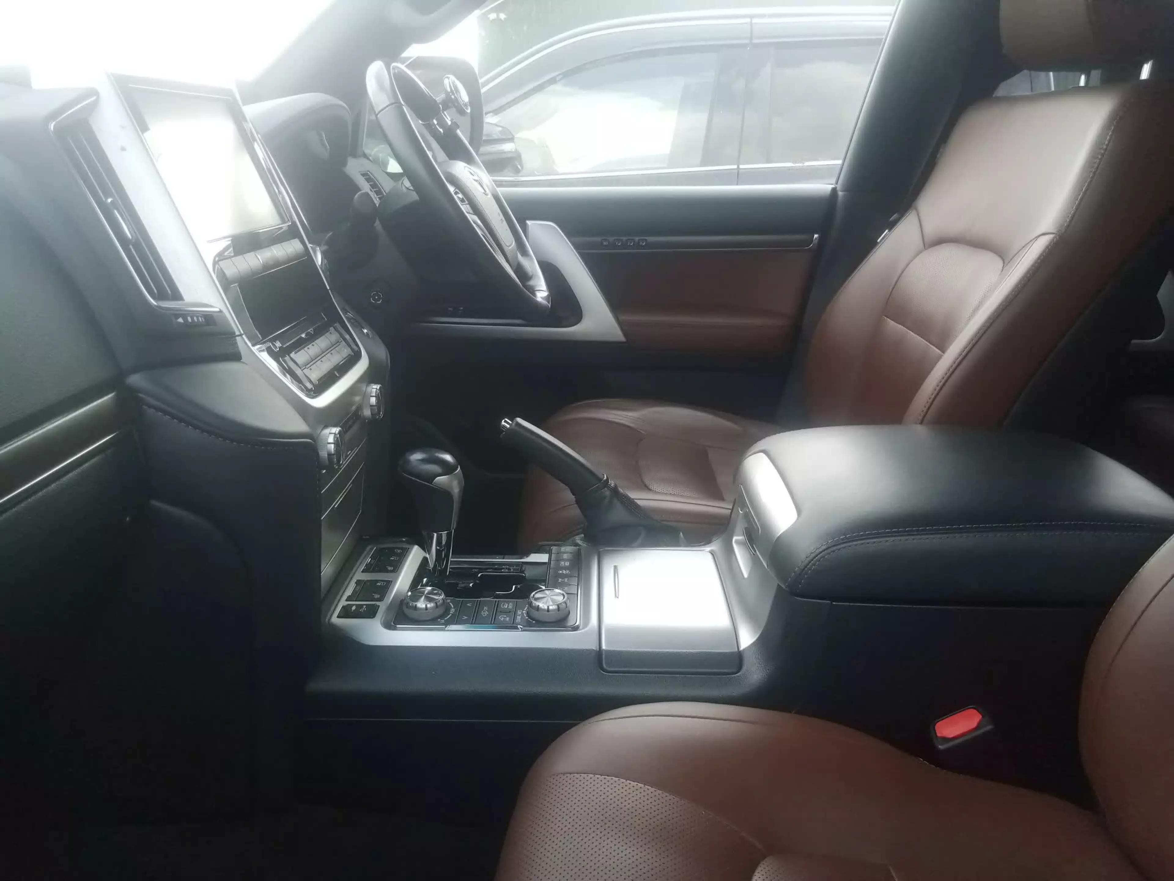 Toyota Landcruiser  V8   - 2017
