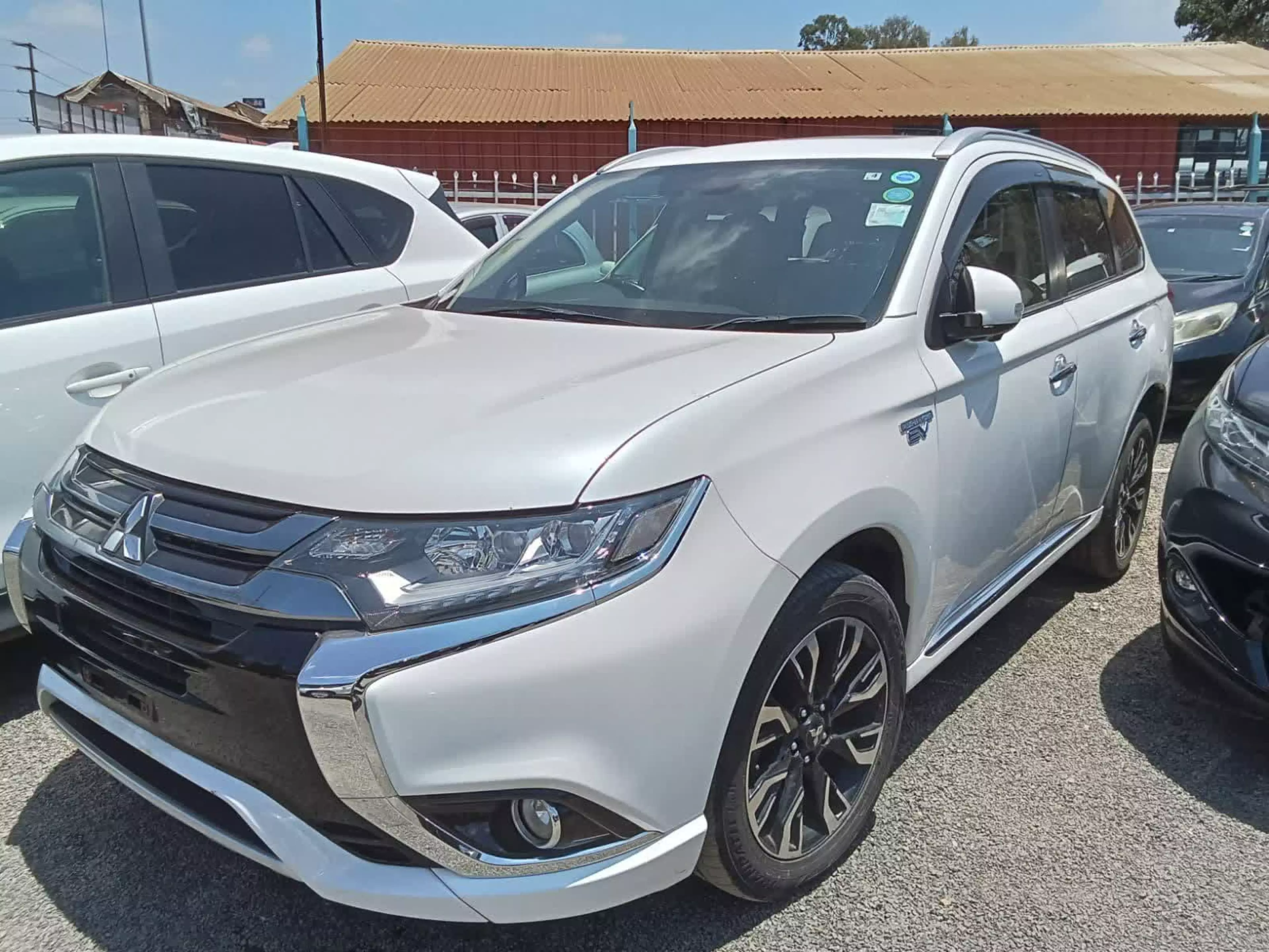 Mitsubishi Outlander hybrid  - 2016