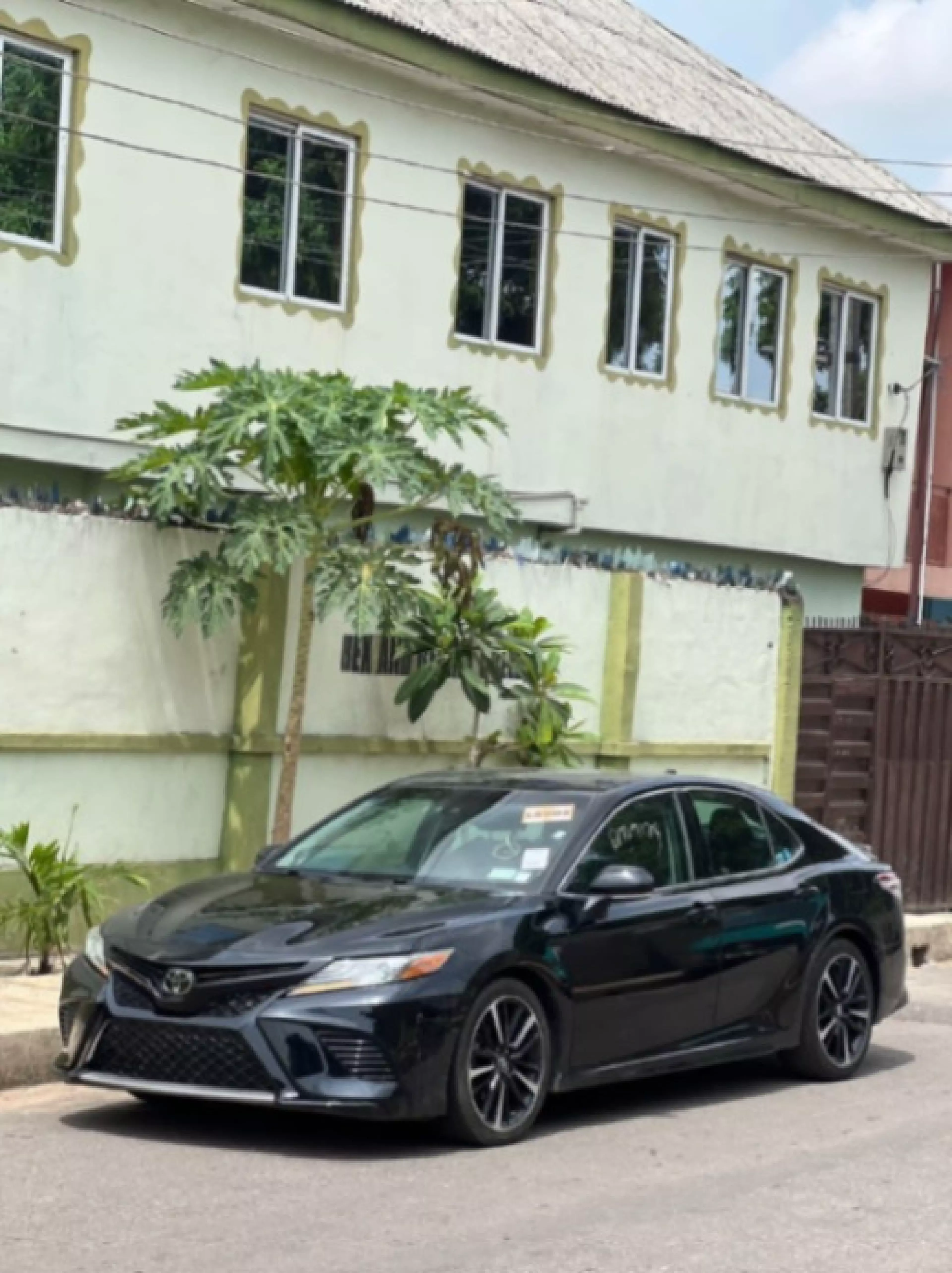 Toyota Camry - 2018
