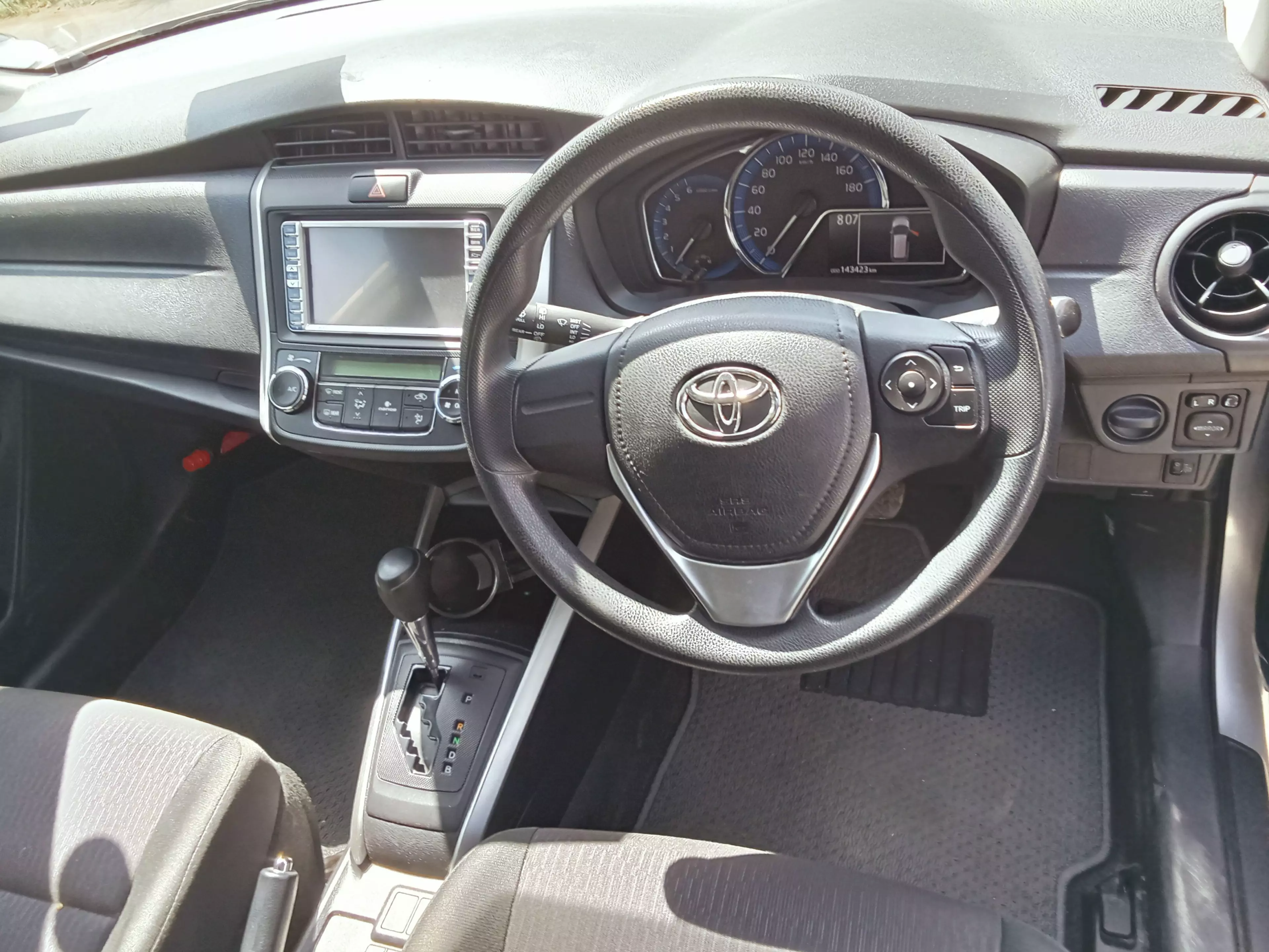 Toyota Fielder    - 2017