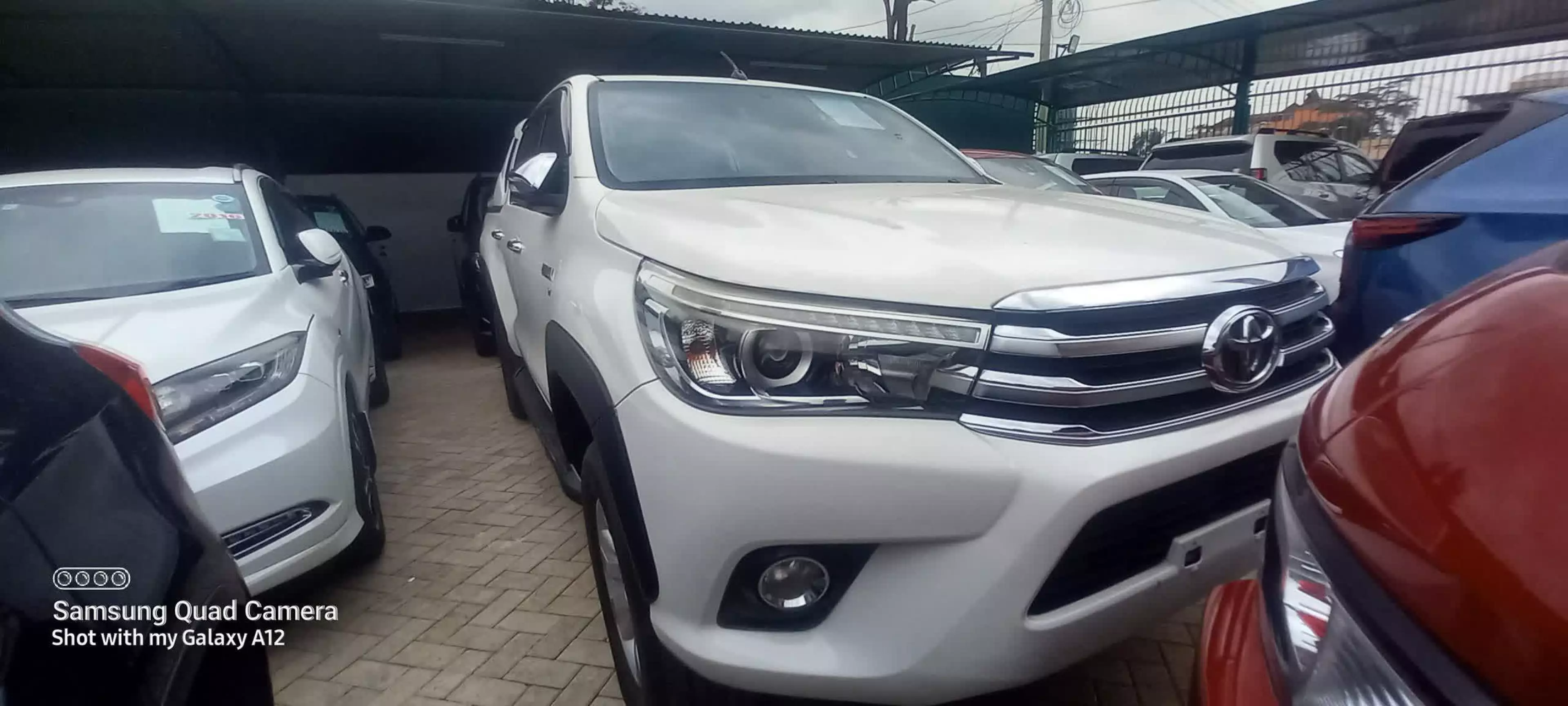 Toyota Hilux - 2016