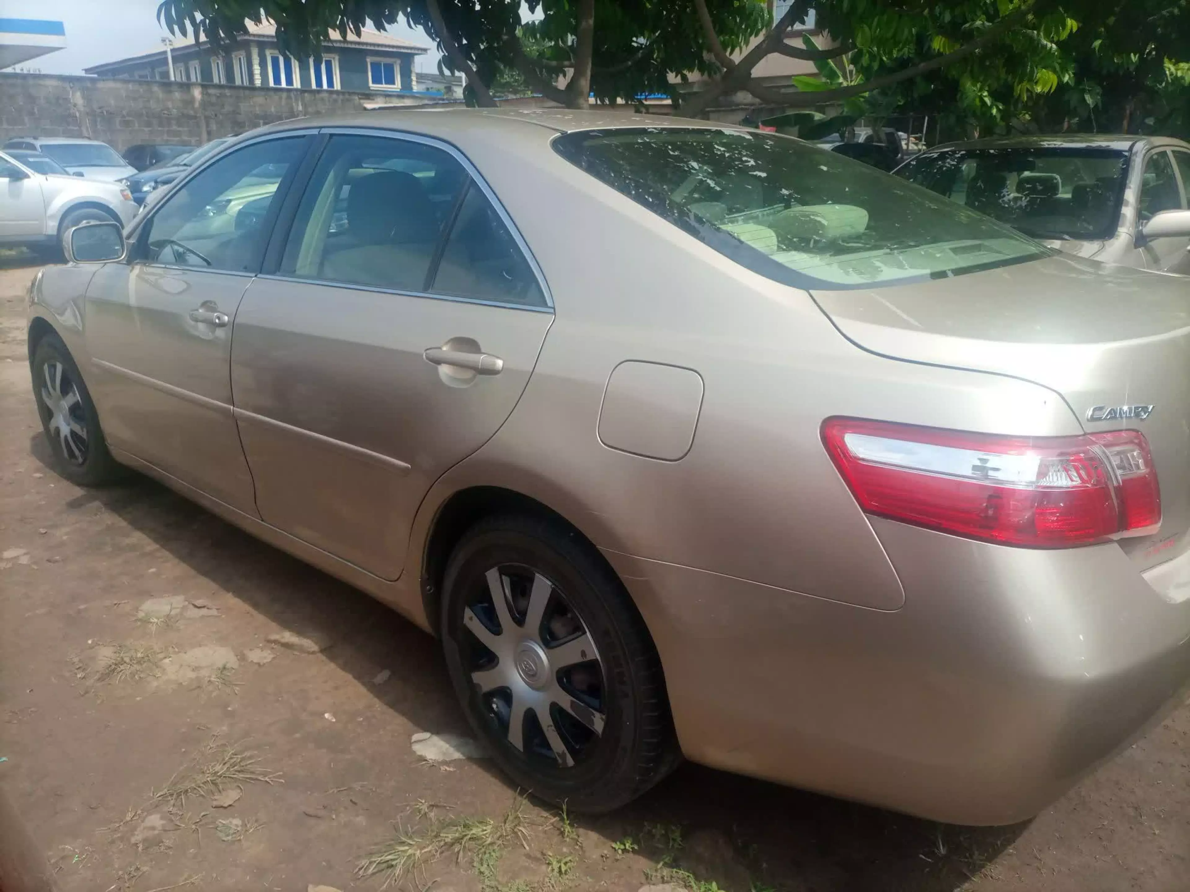 Toyota Camry - 2009