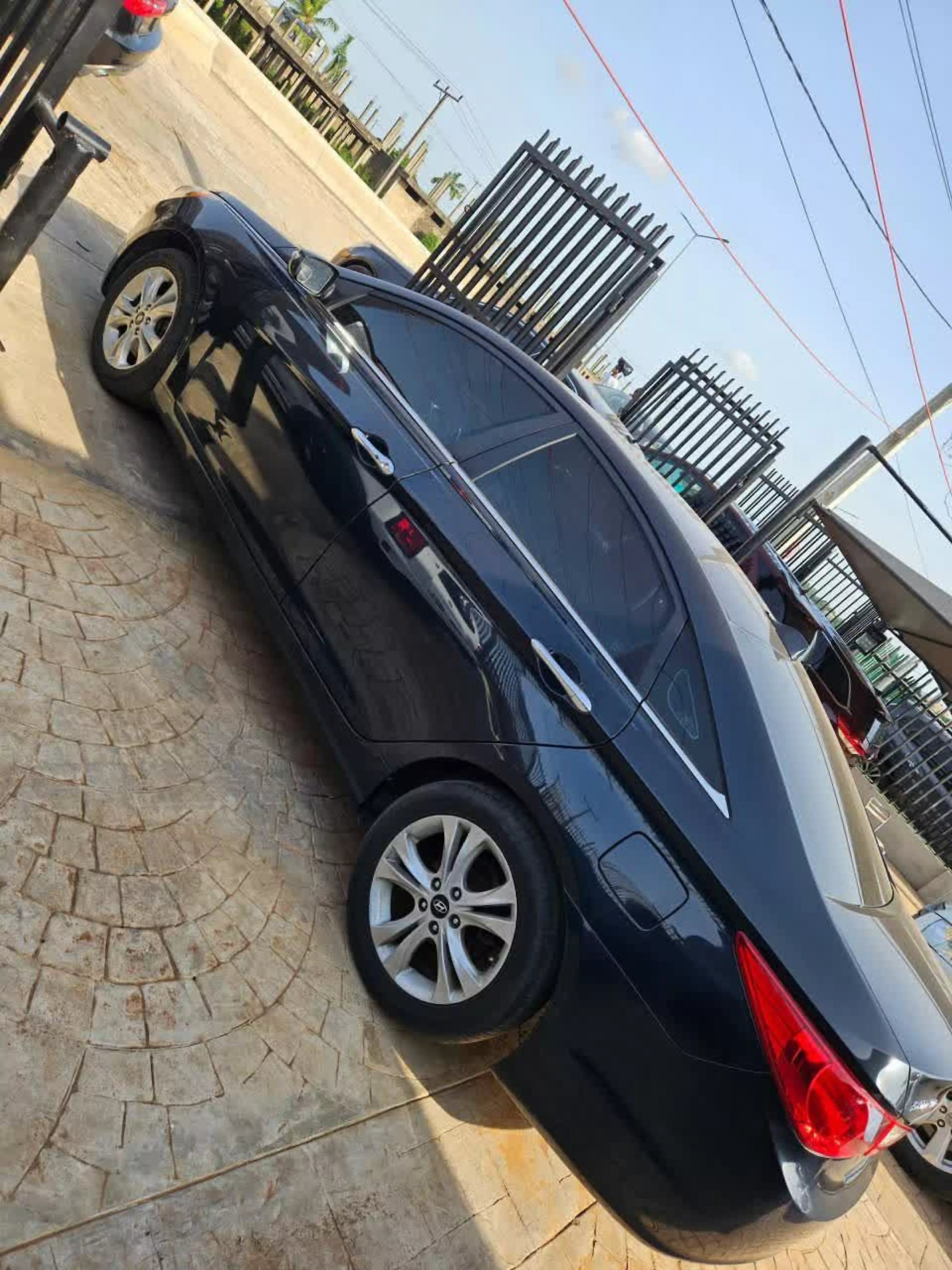 Hyundai Sonata   - 2011