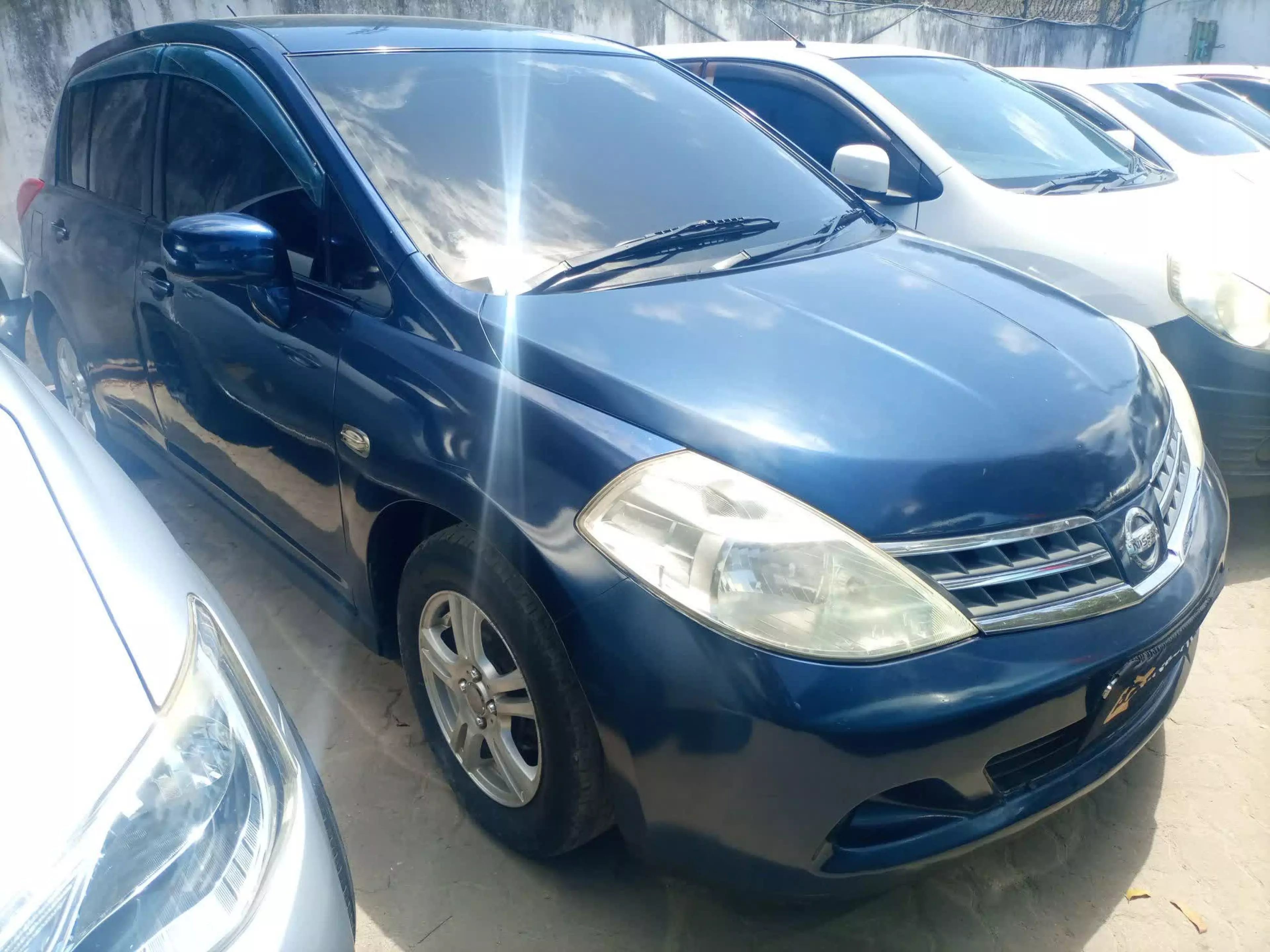 Nissan Tiida - 2010