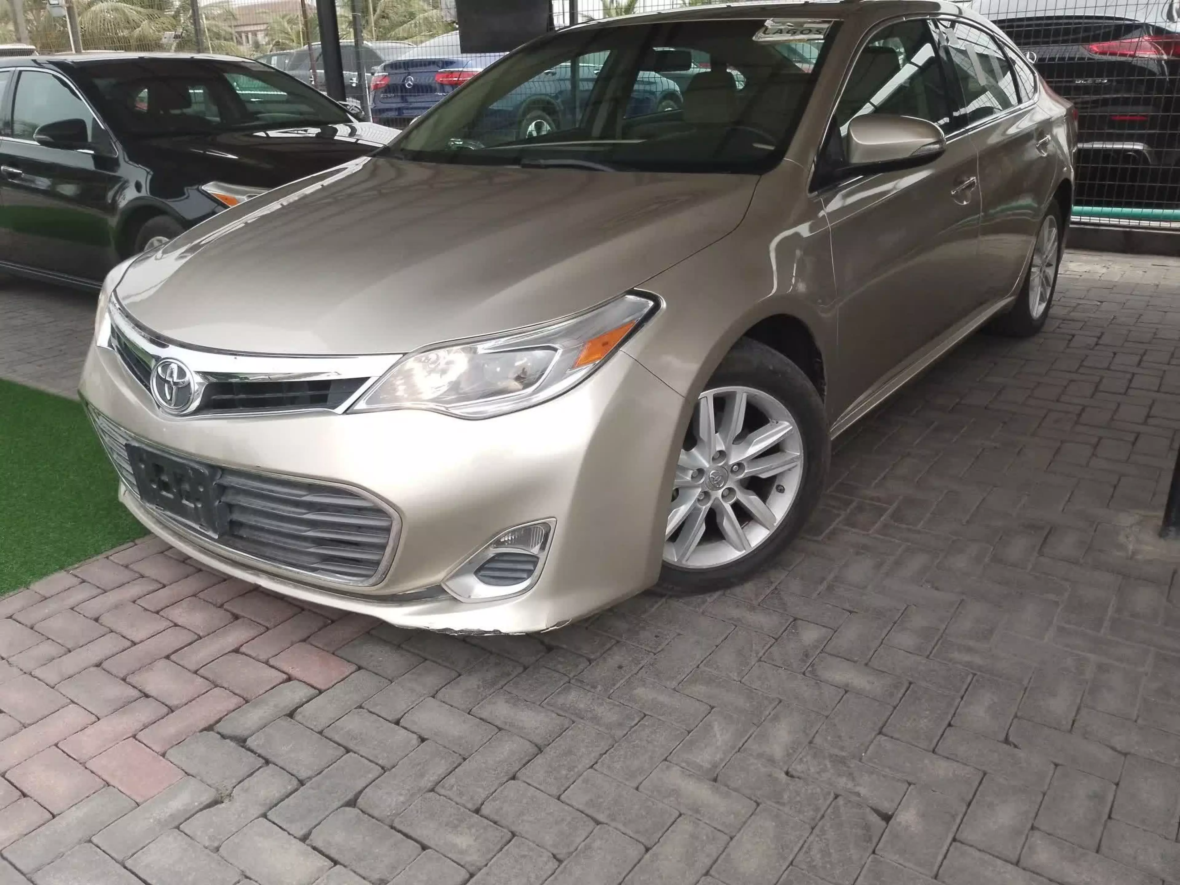 Toyota Avalon - 2014