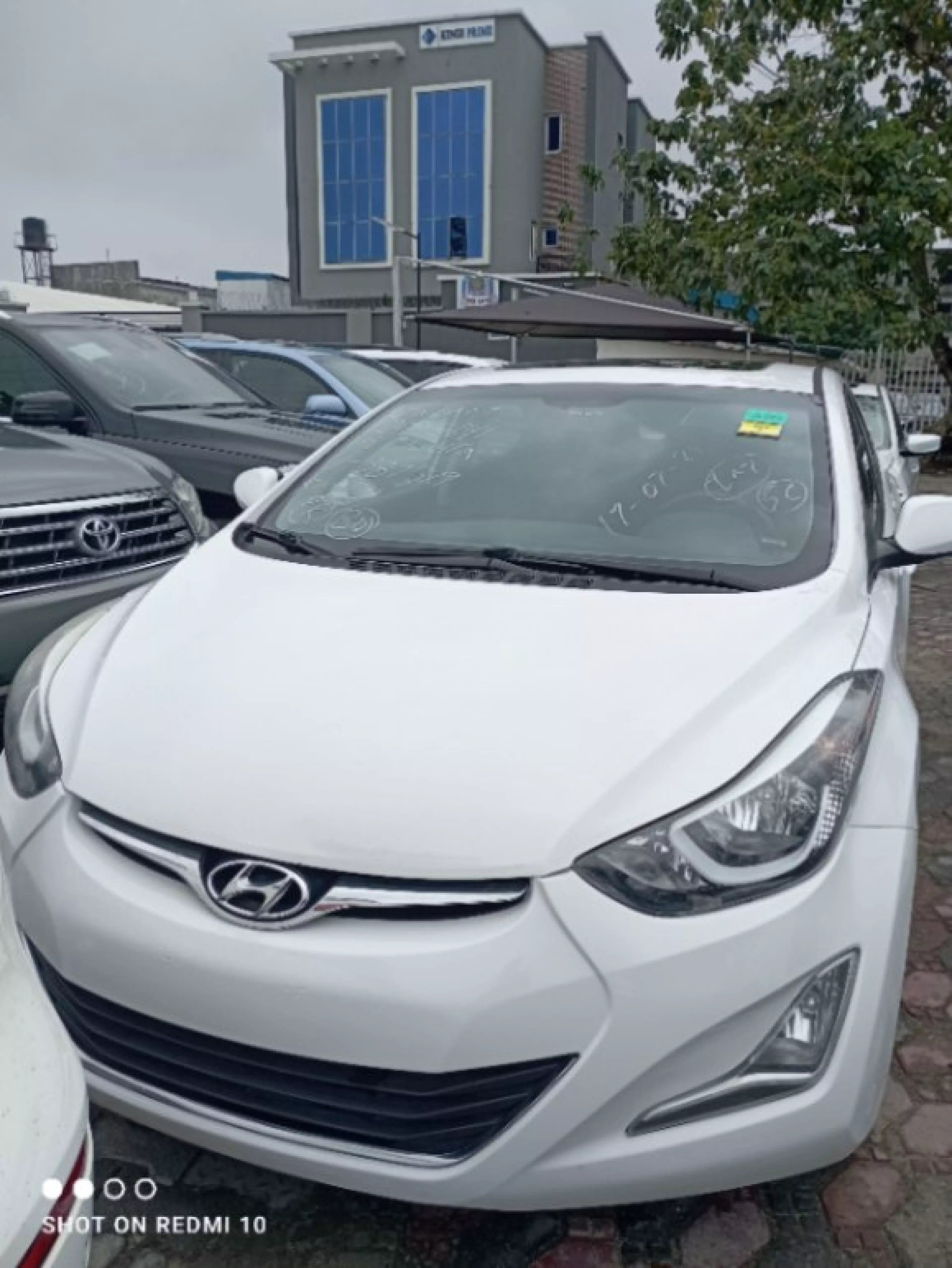 Hyundai Elantra - 2015