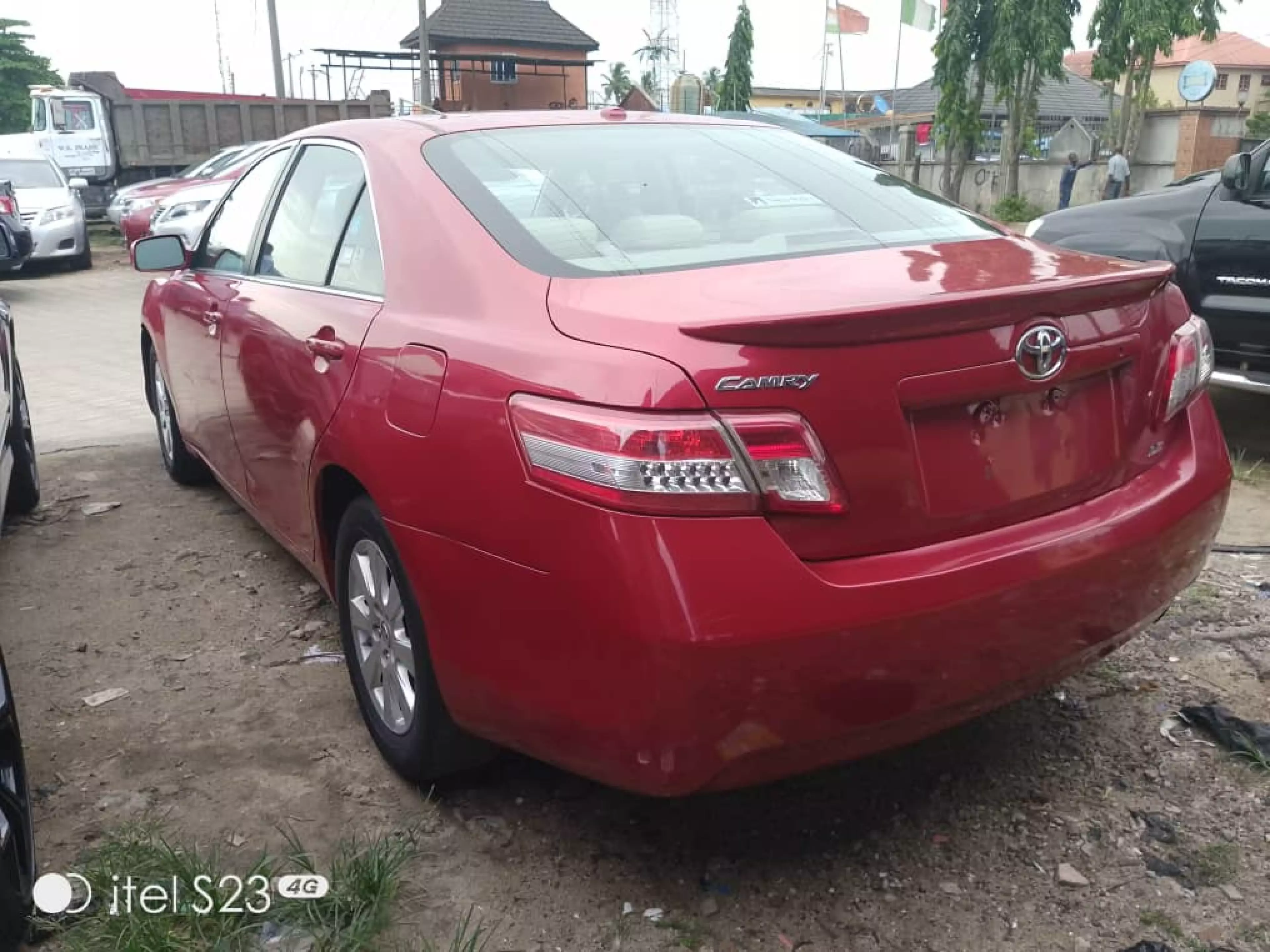 Toyota Camry   - 2010