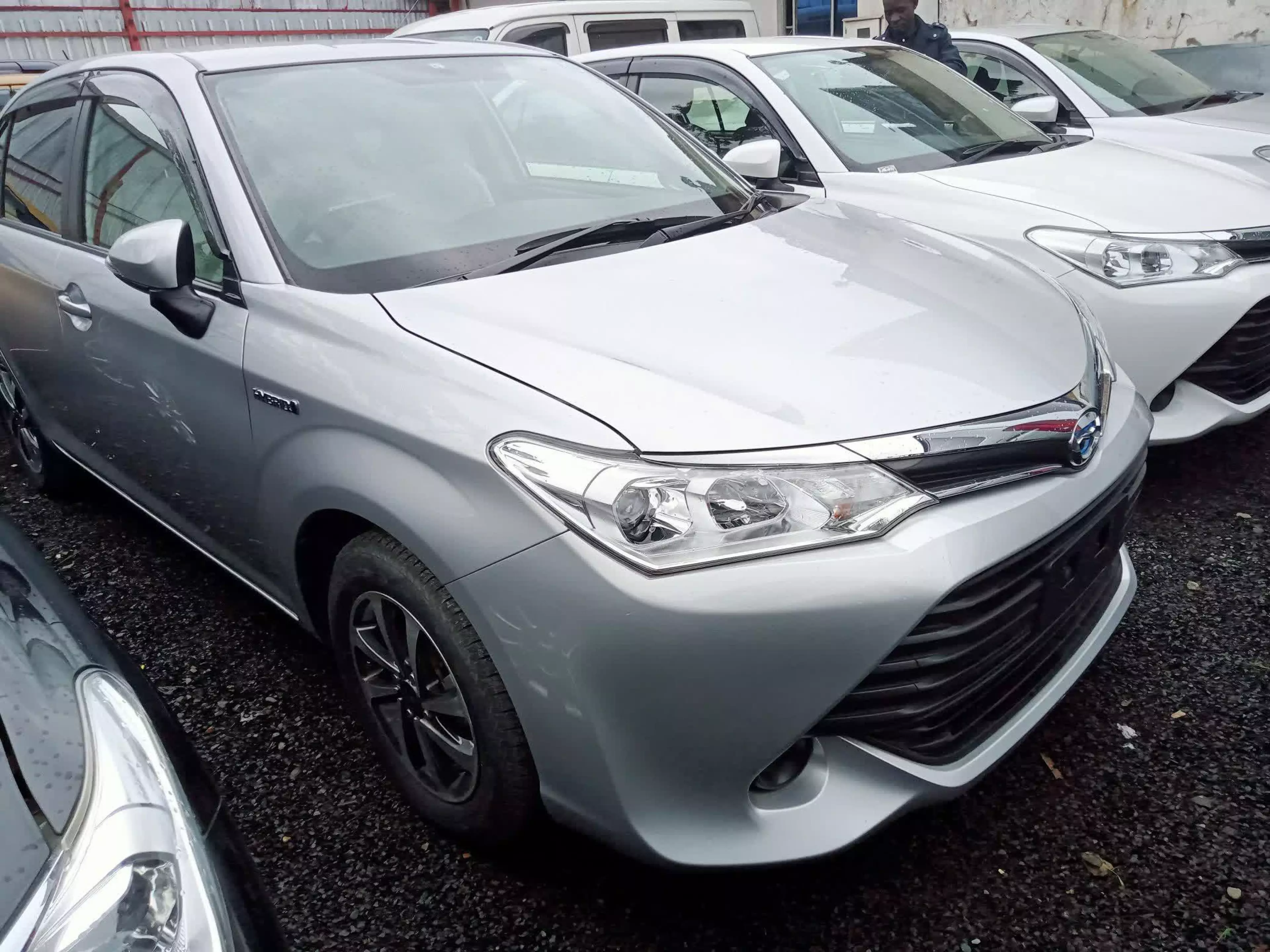 Toyota Axio hybrid  - 2015