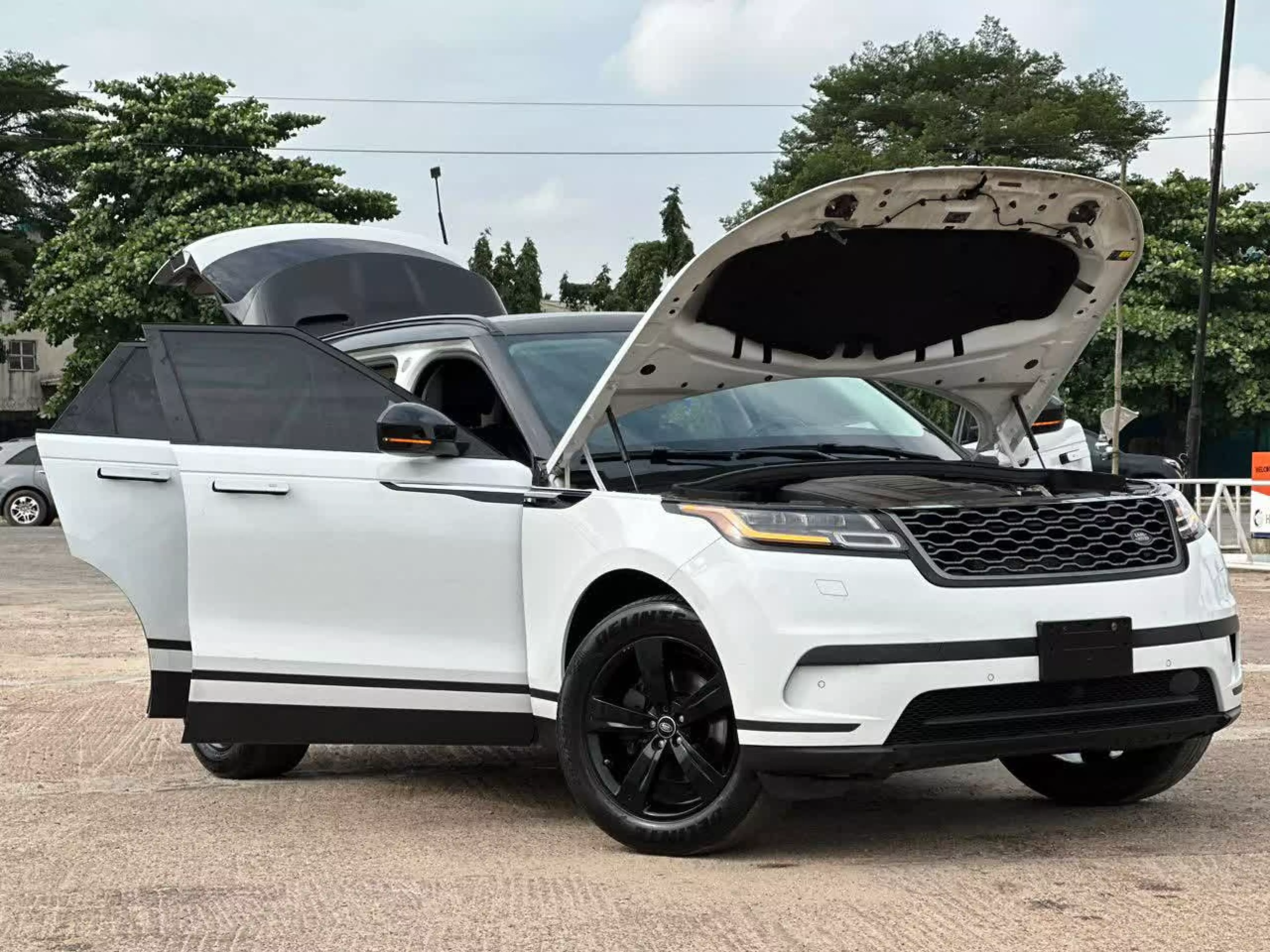 Land Rover Range Rover Velar   - 2019