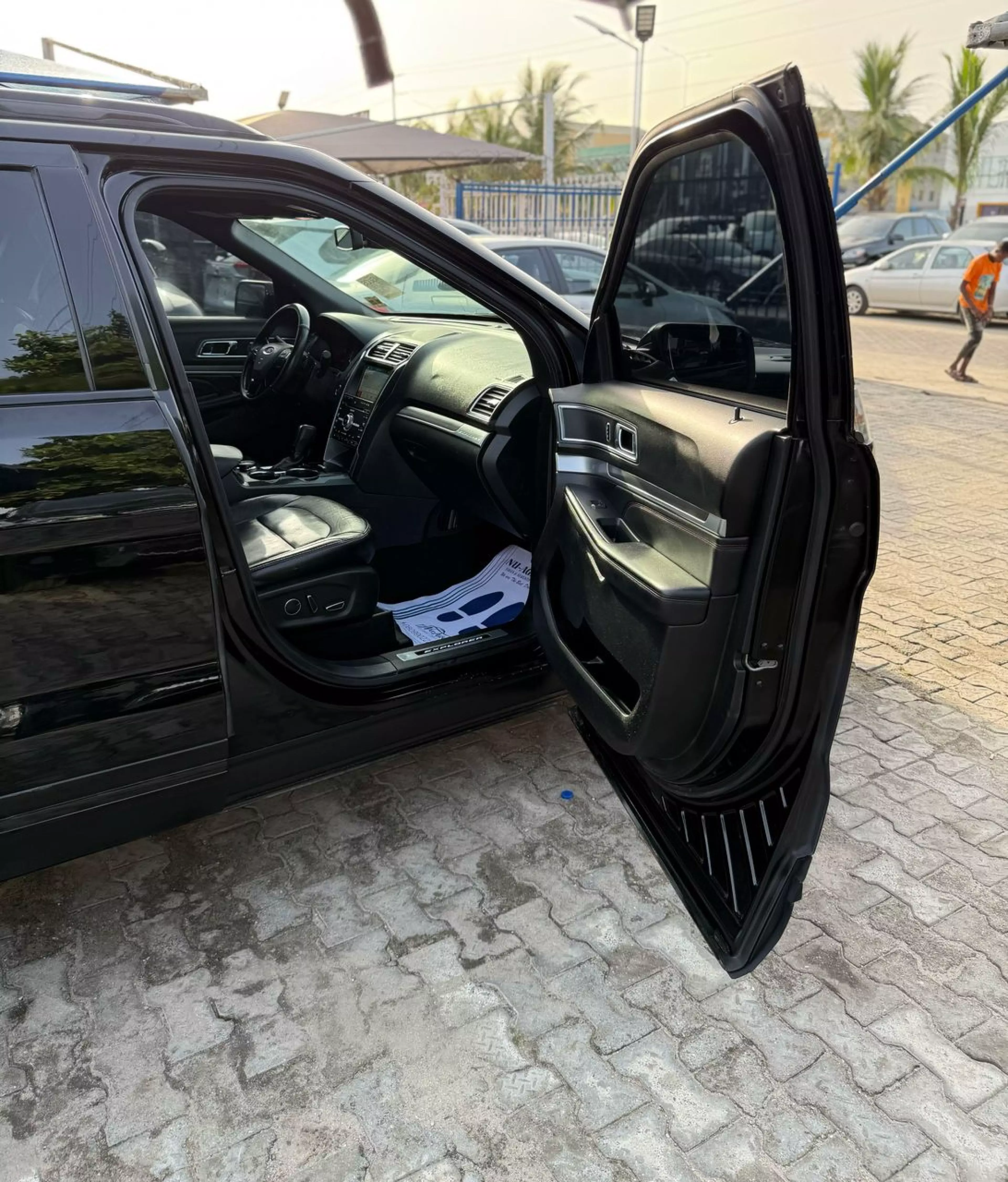 Ford Explorer   - 2018