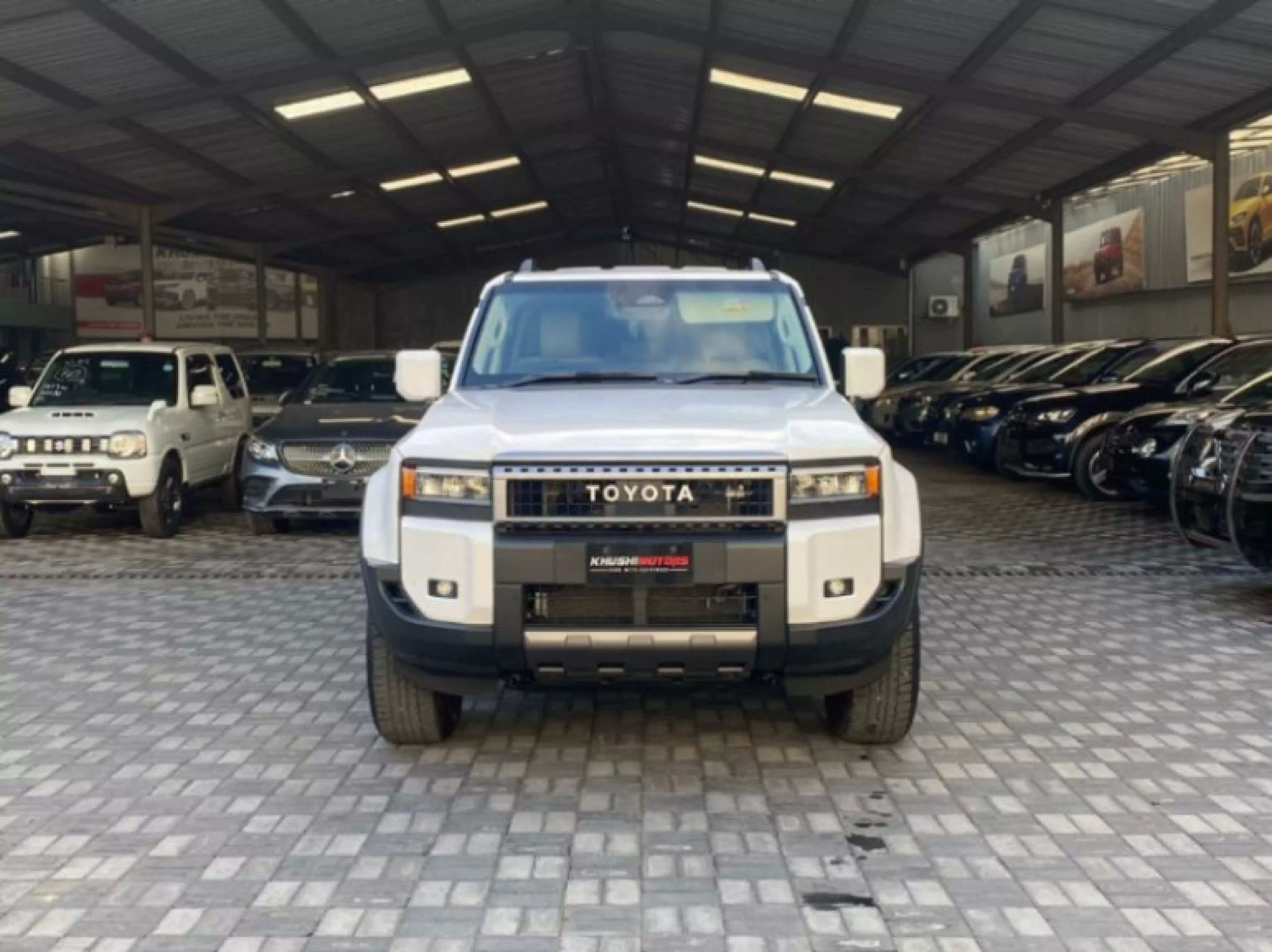 Toyota Landcruiser 300 GXR - 2023