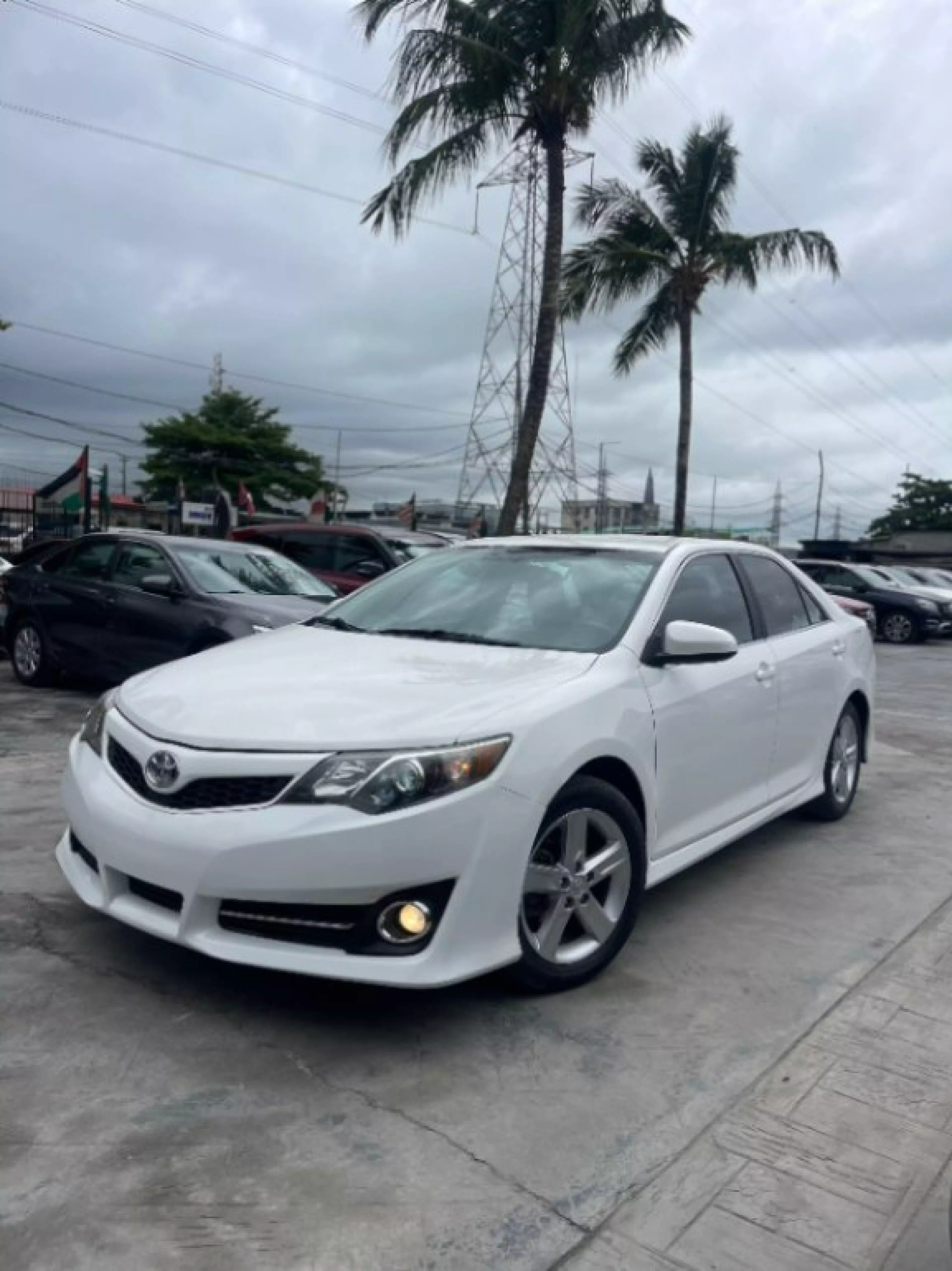 Toyota Camry - 2013