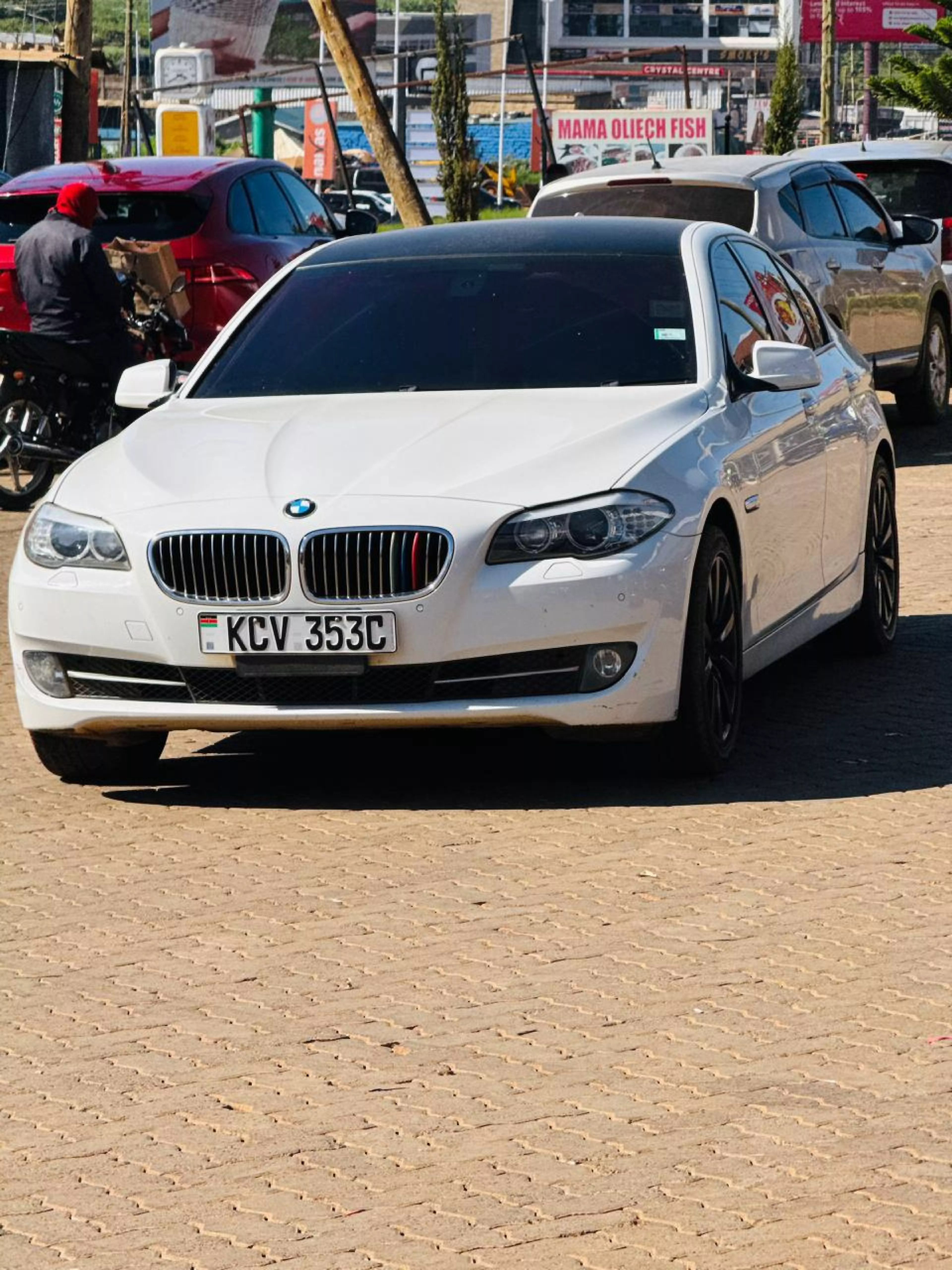 BMW 523I - 2011