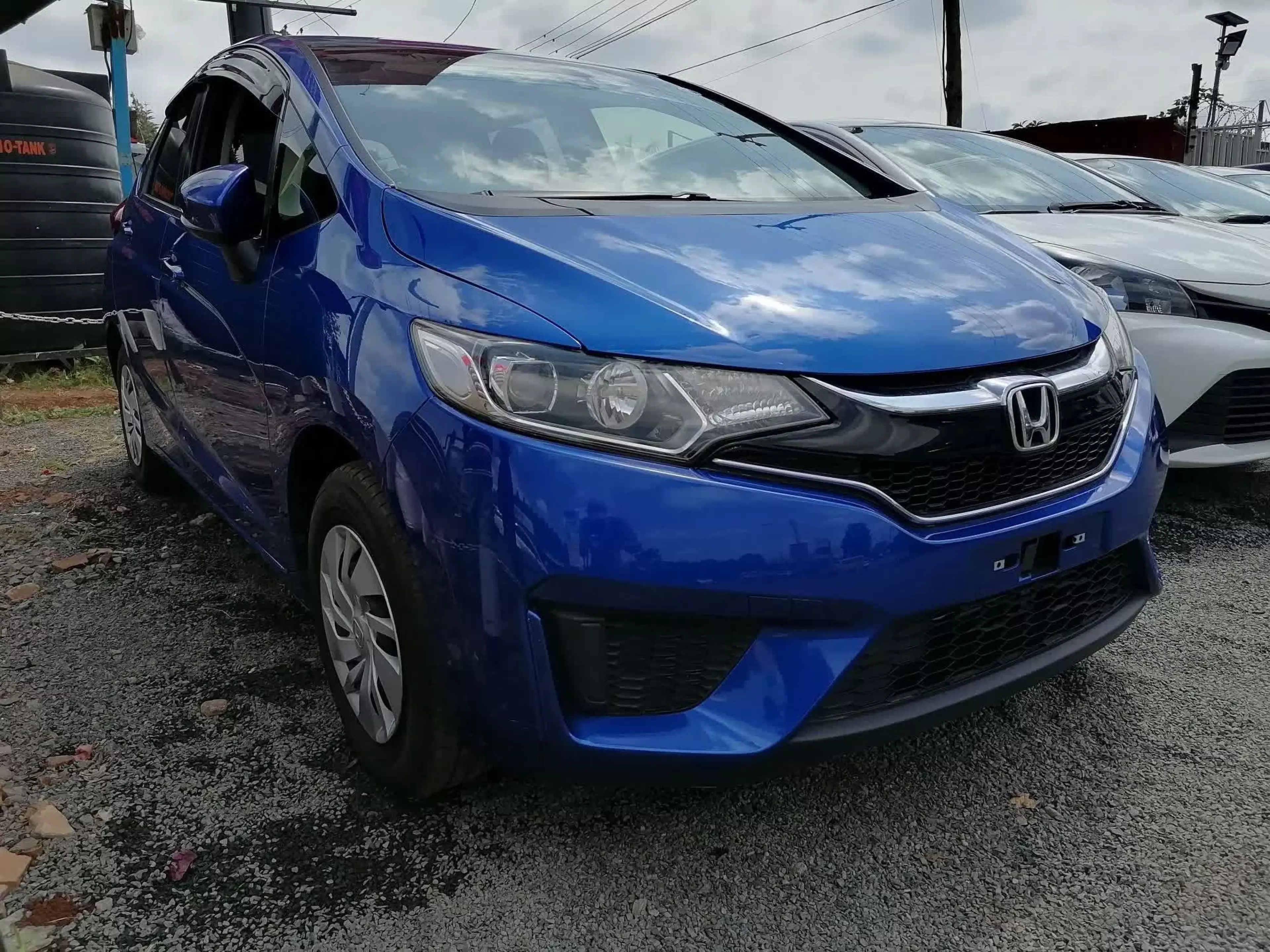Honda Fit Hybrid  - 2016