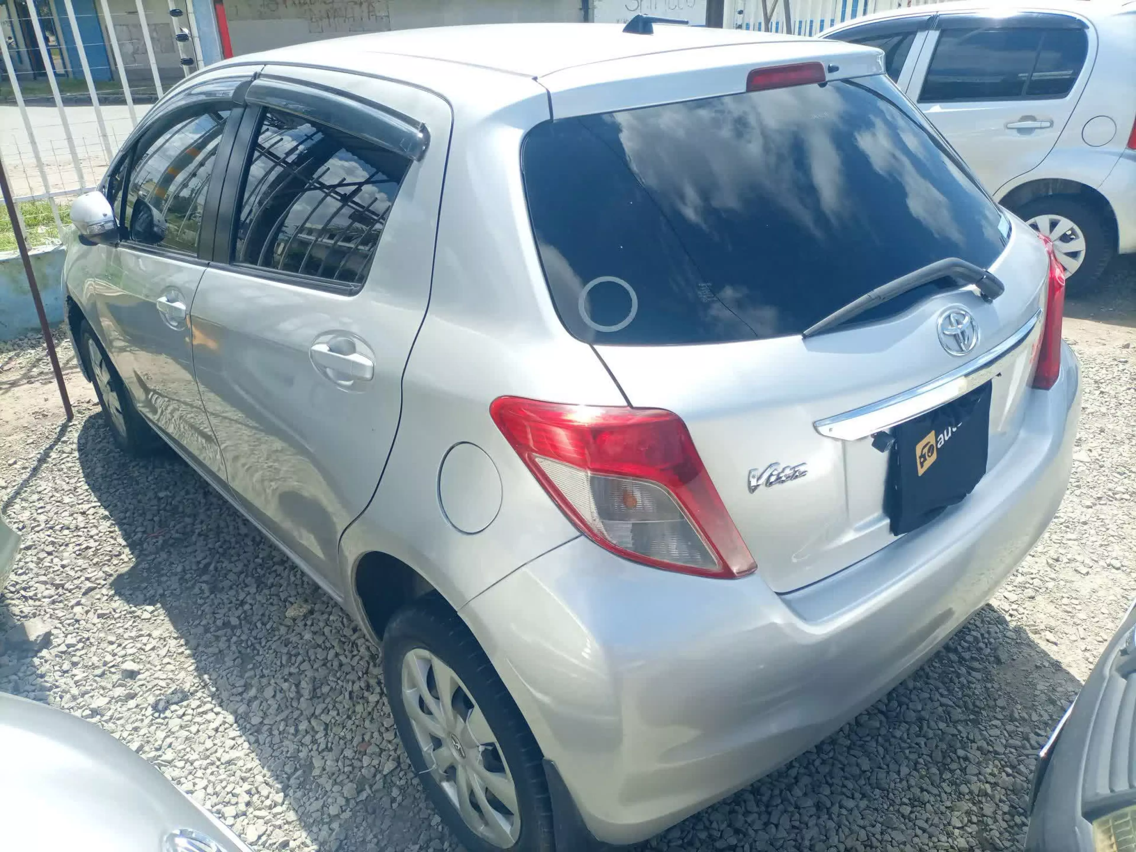 Toyota Vitz - 2014