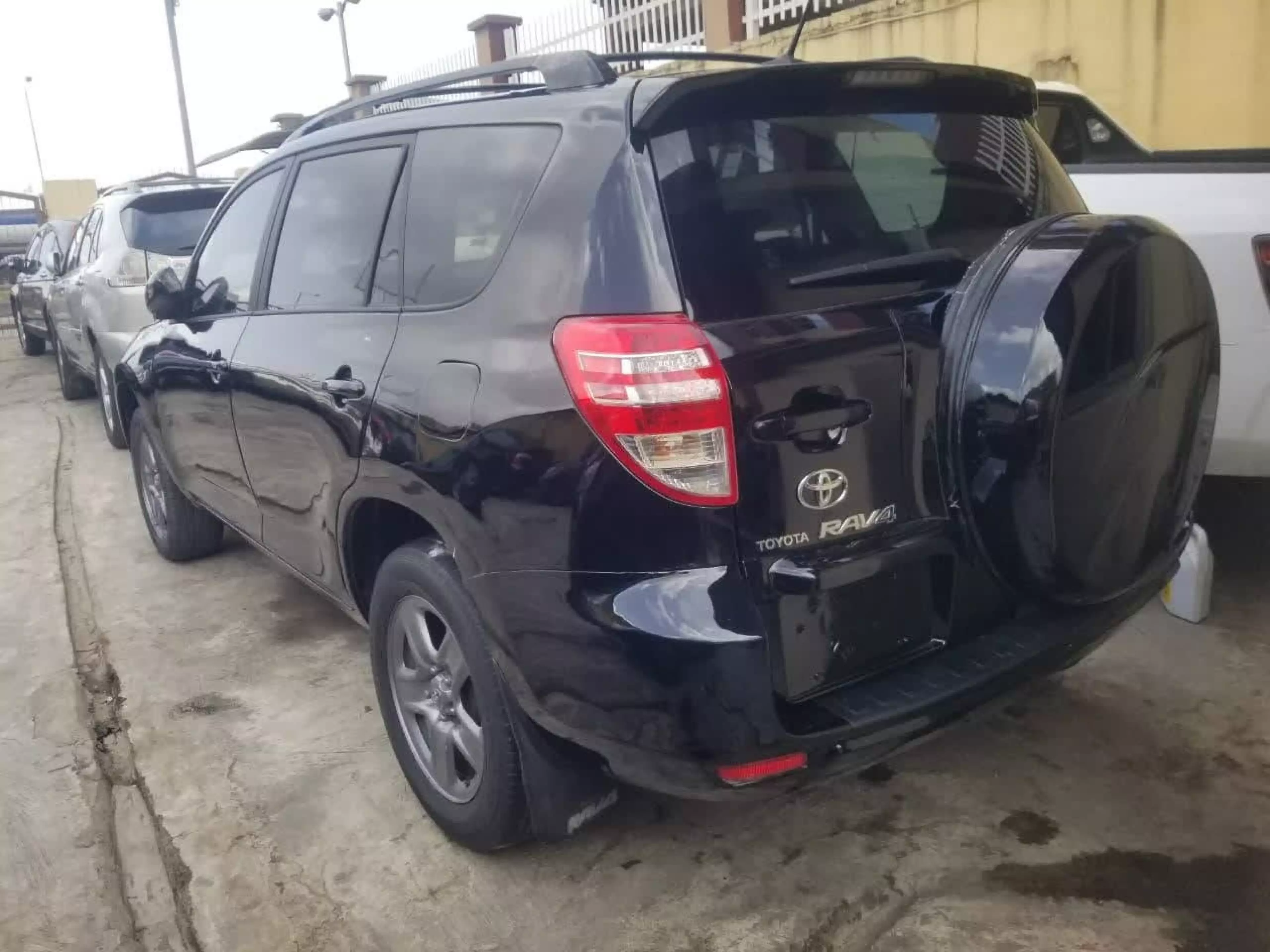 Toyota RAV 4   - 2010