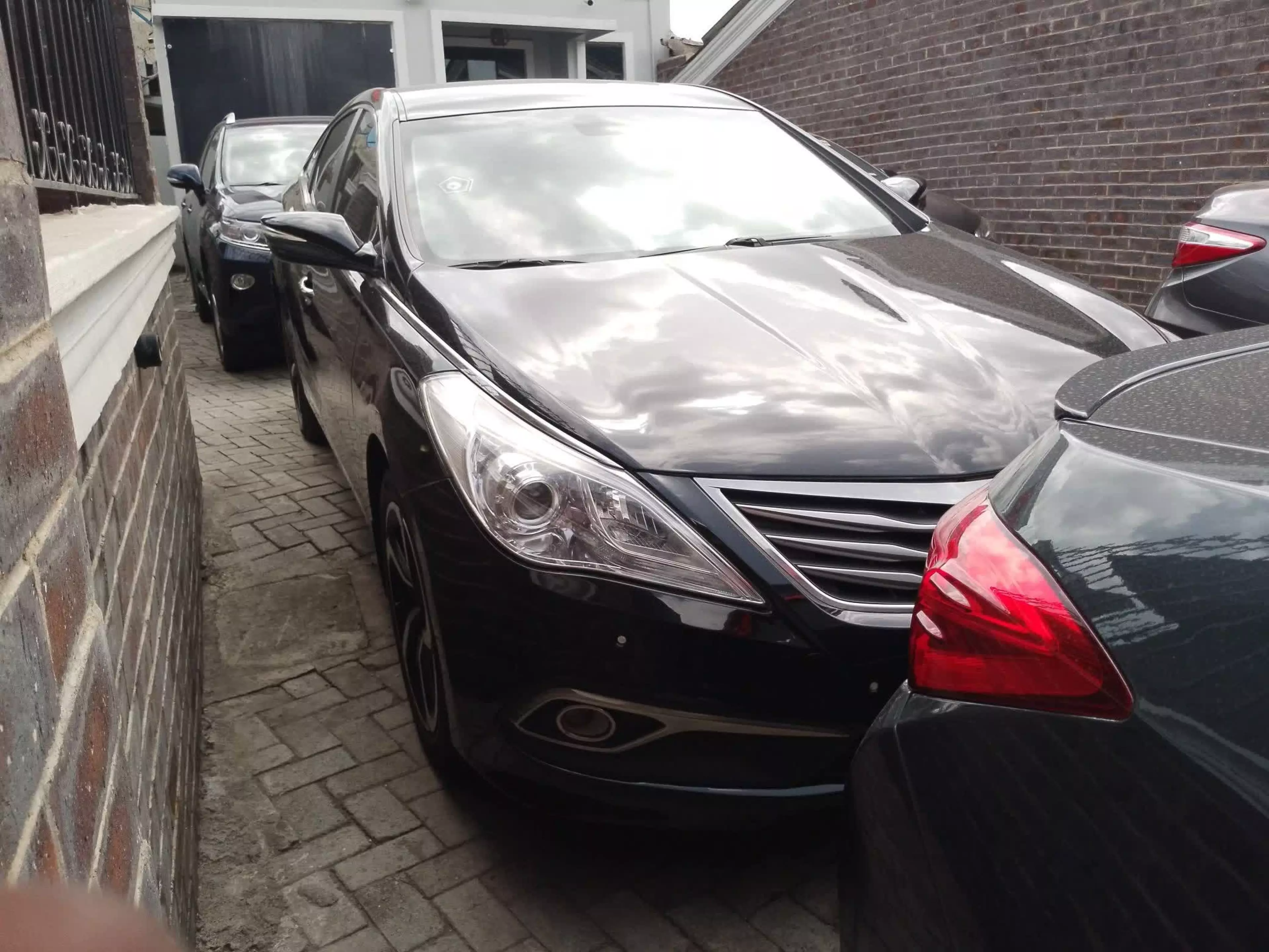 Hyundai Azera - 2016