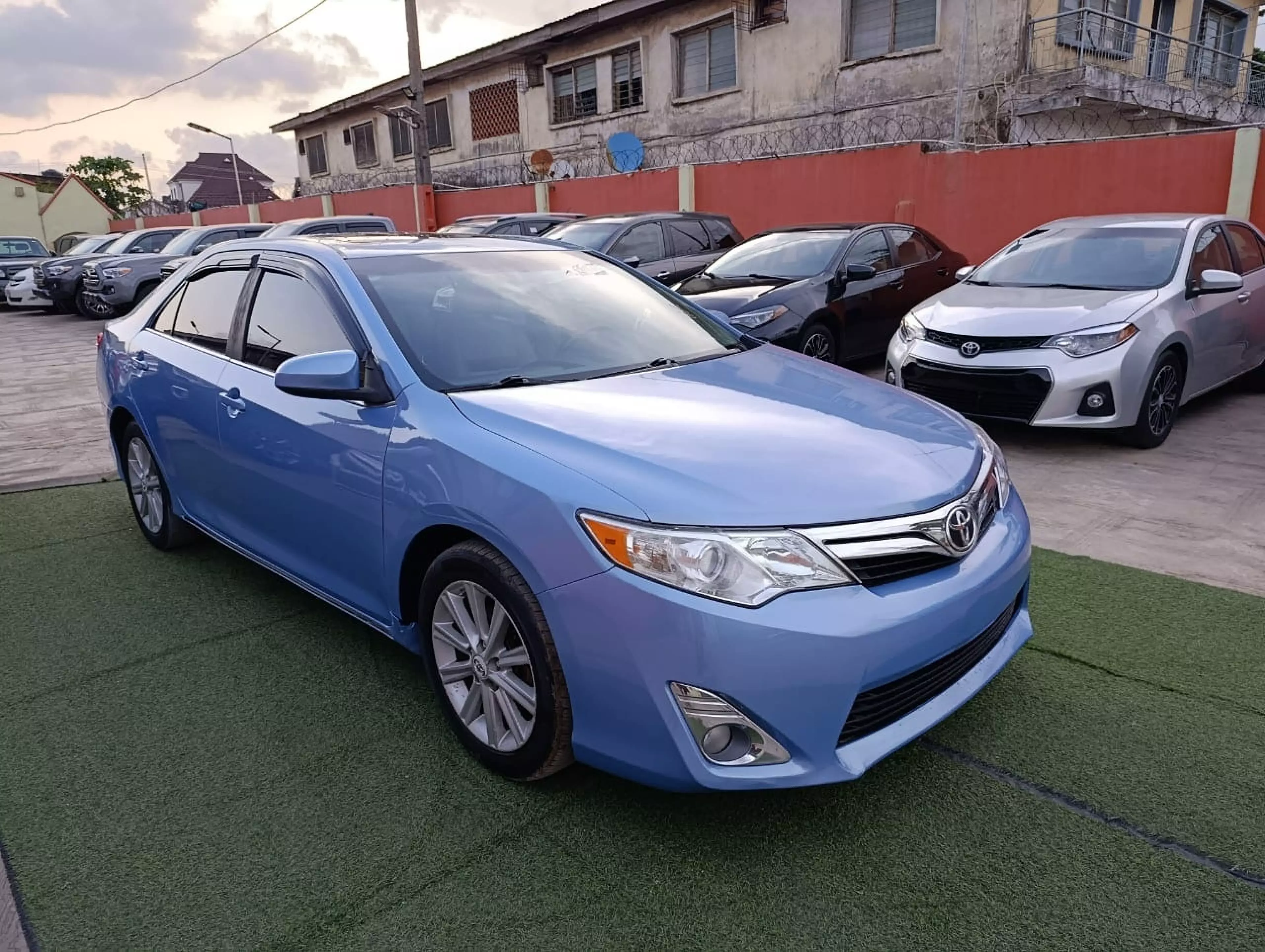 Toyota Camry   - 2012