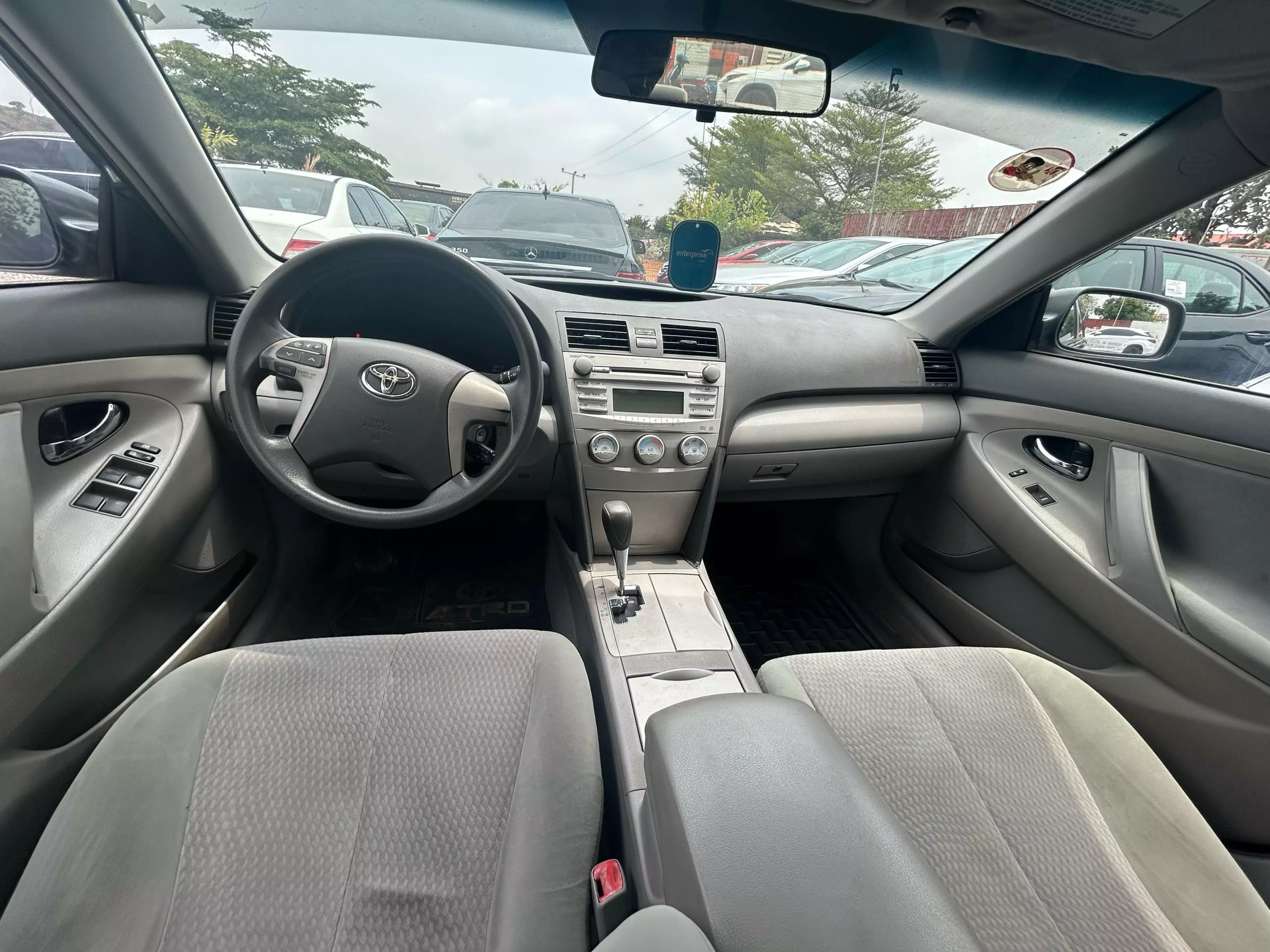Toyota Camry   - 2010