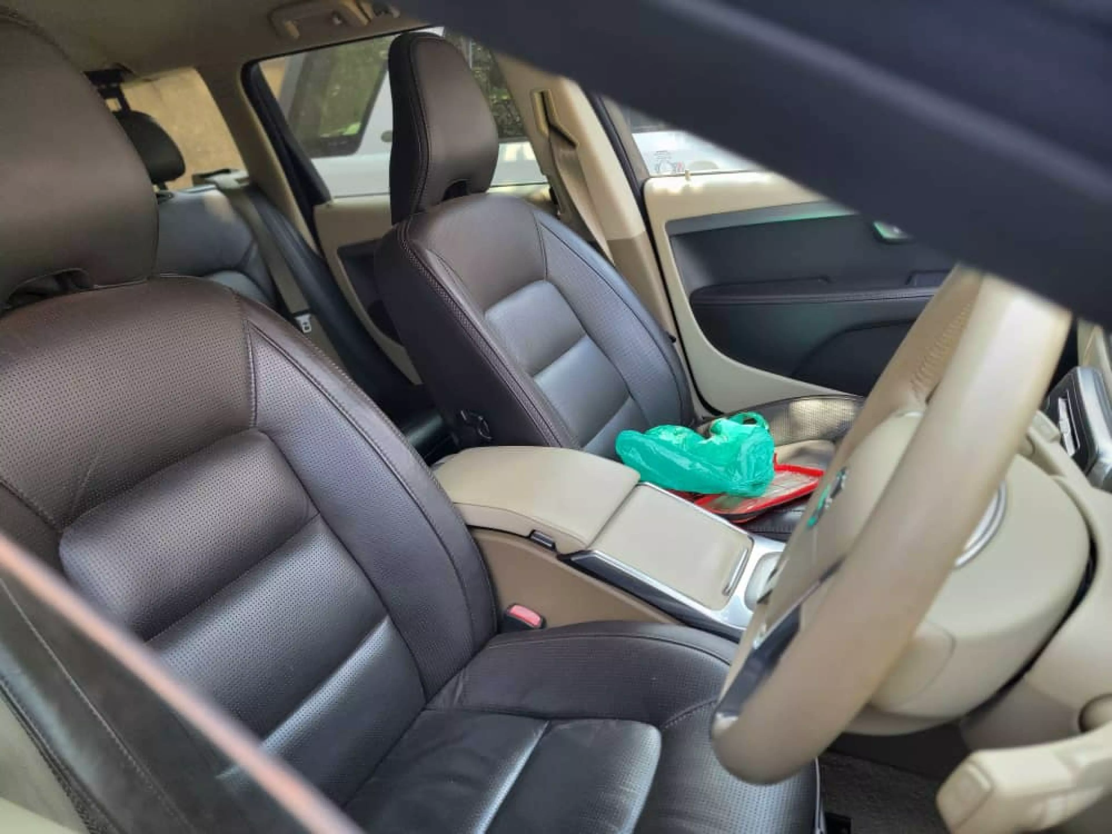 Volvo XC70   - 2011