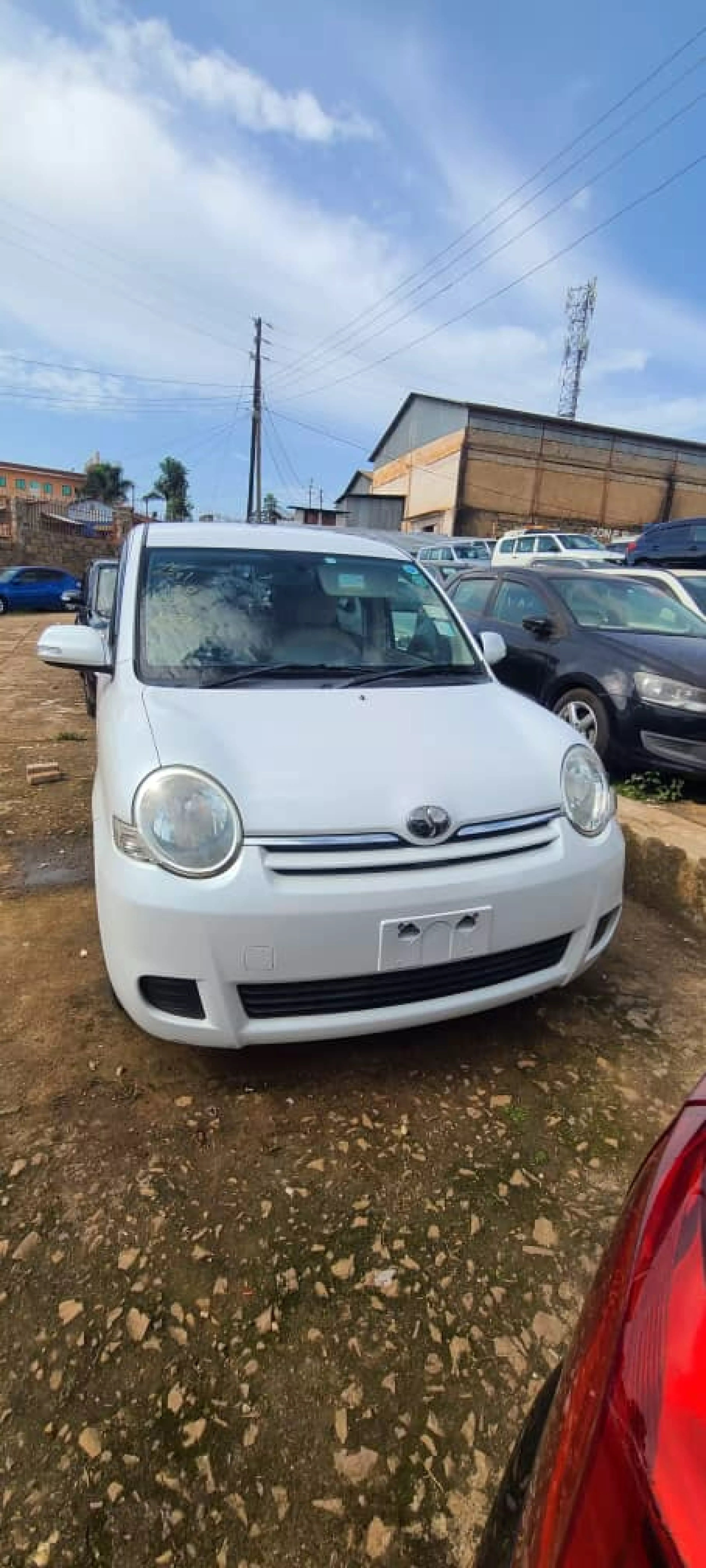 Toyota Sienta - 2009