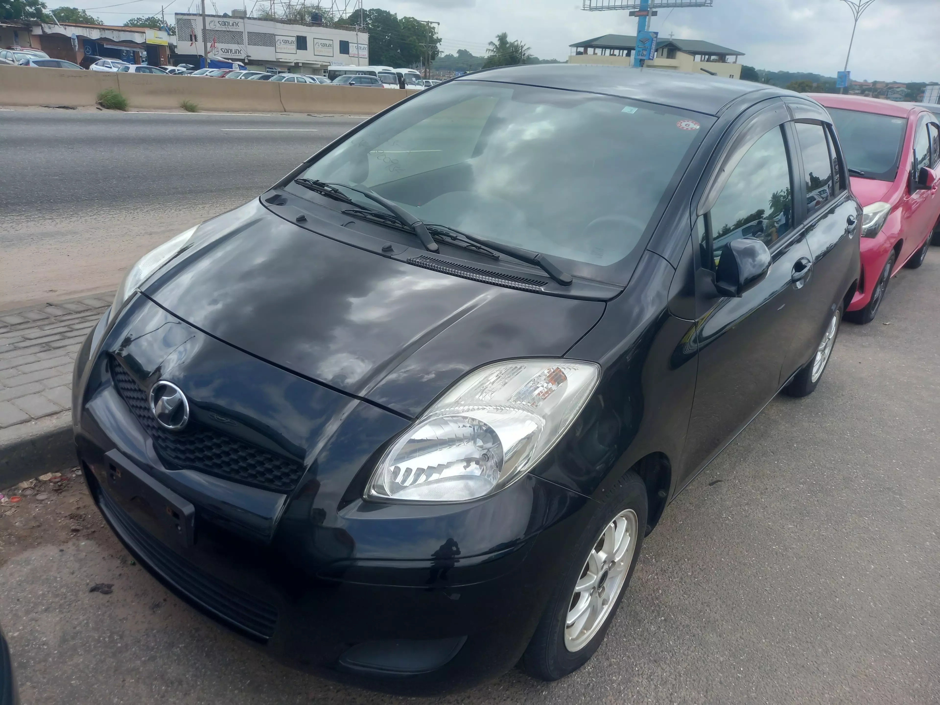 Toyota Vitz - 2011