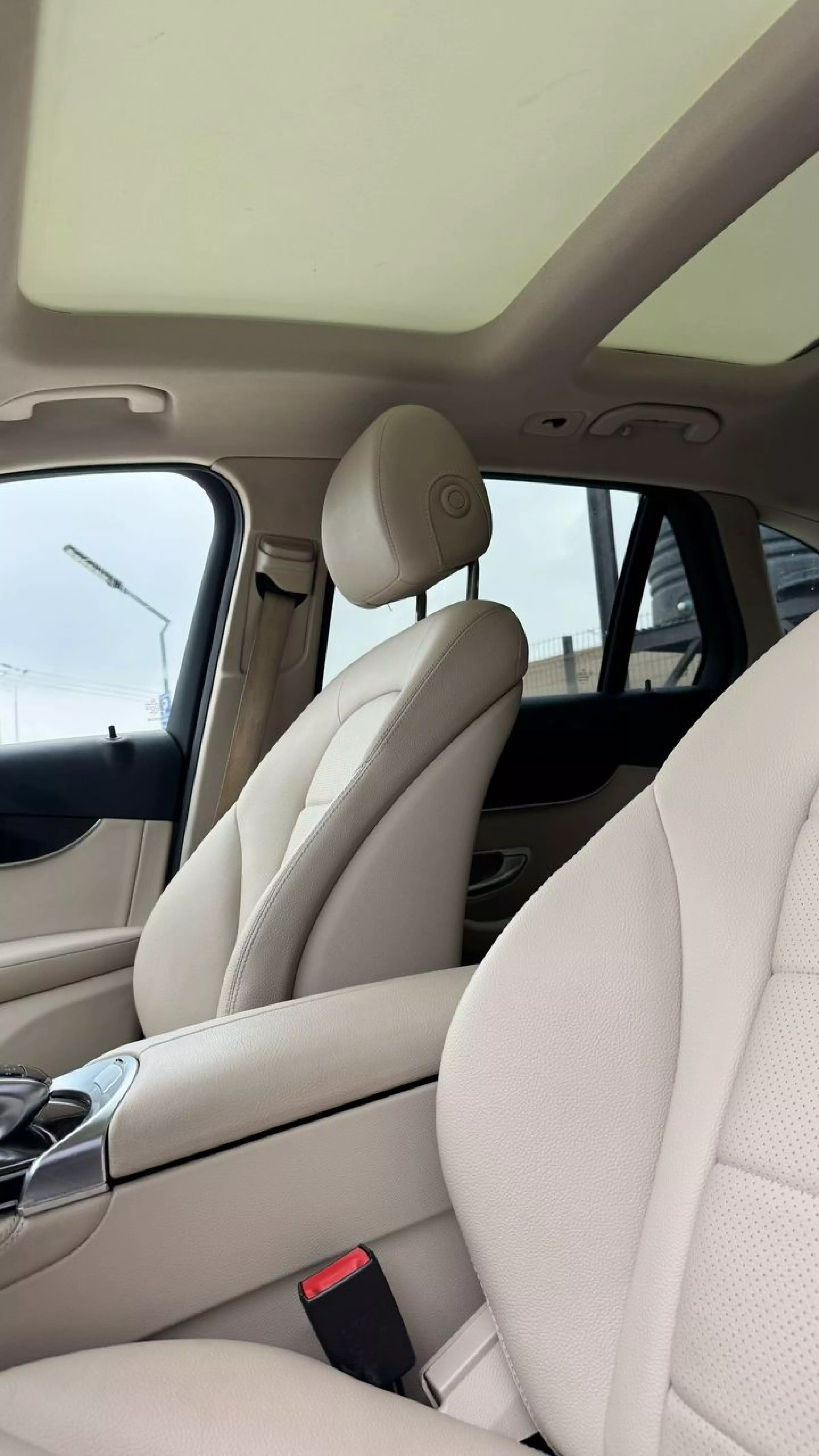 Mercedes-Benz GLC 300   - 2016