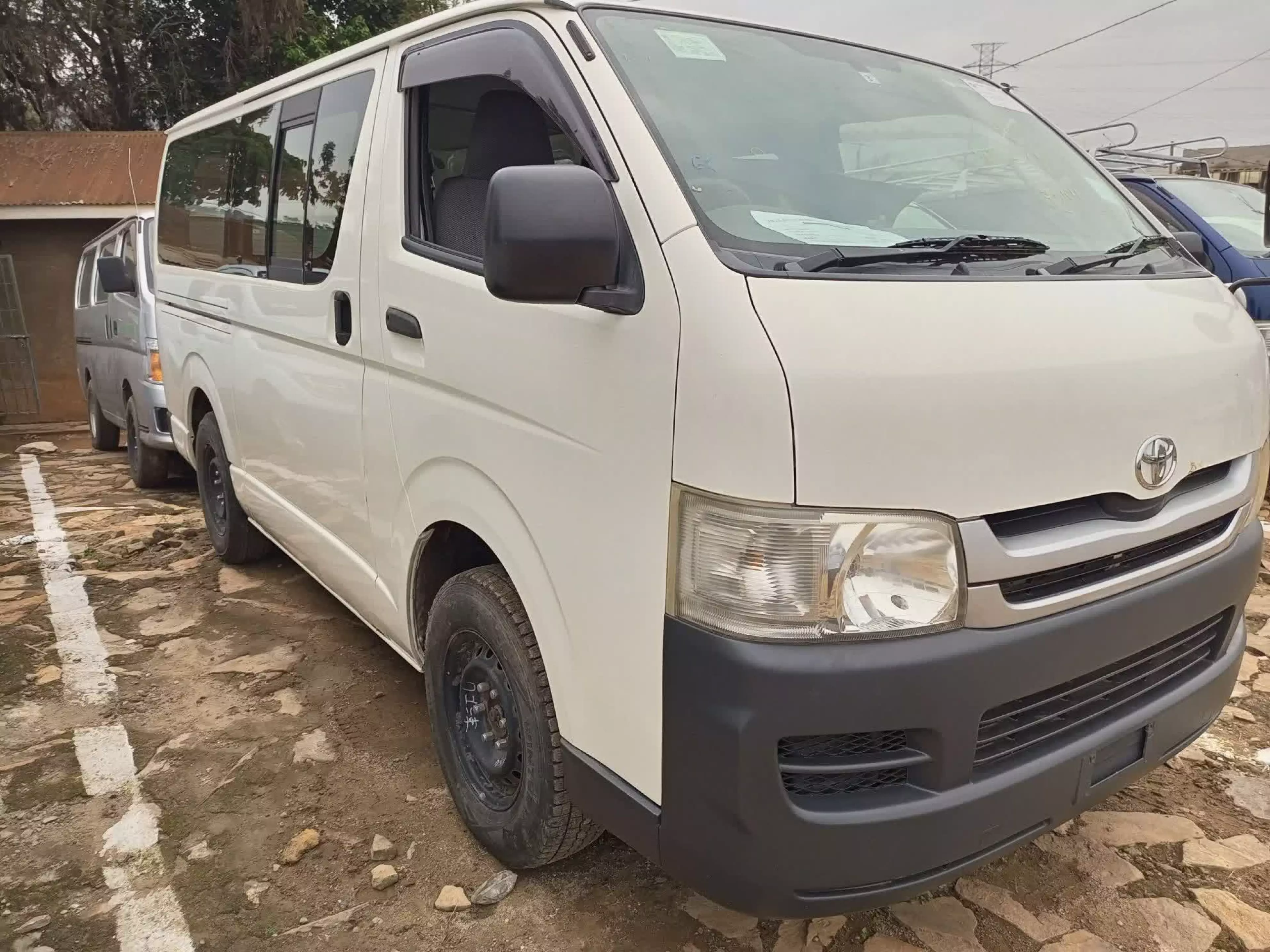 Toyota Hiace - 2009