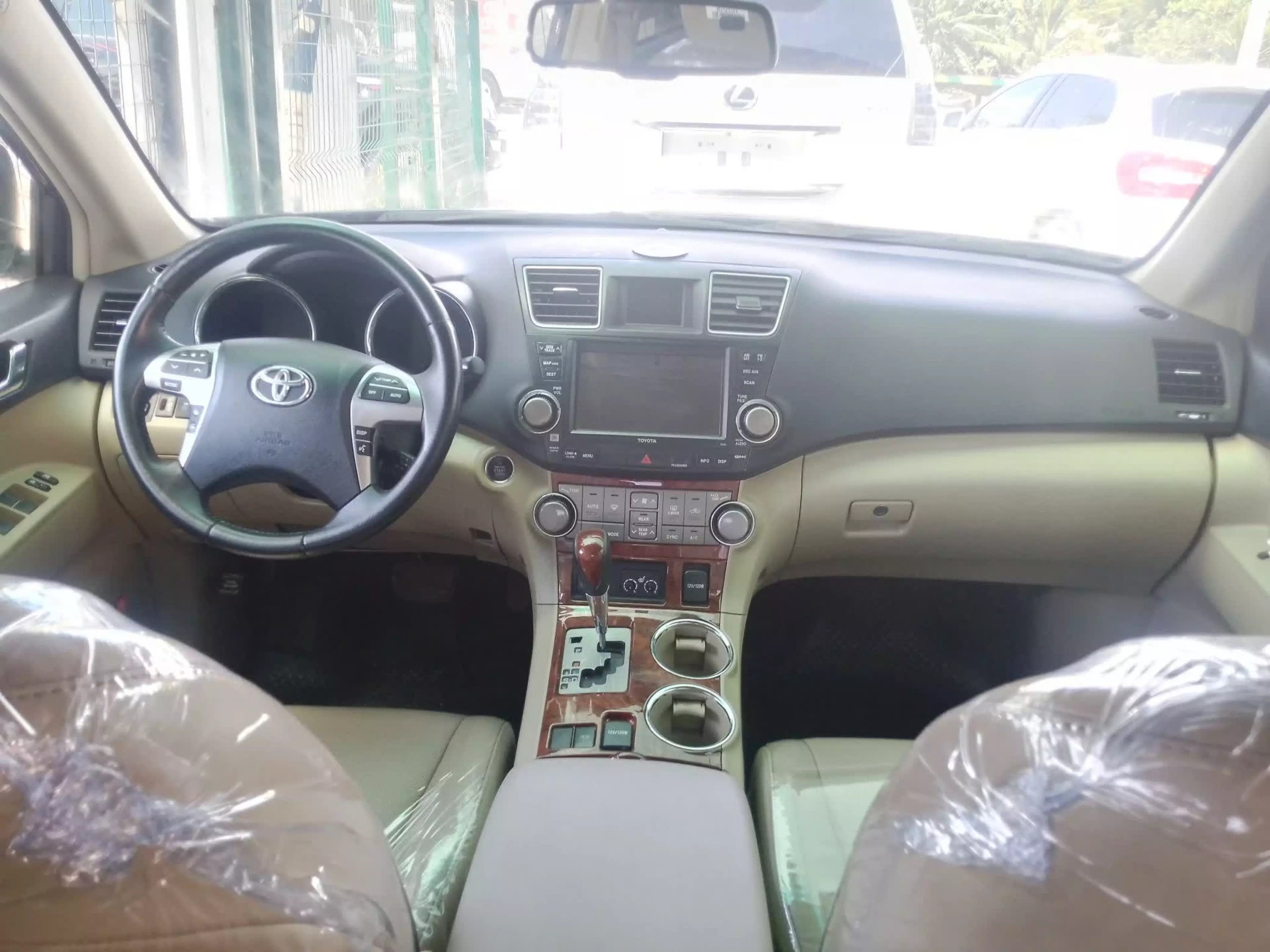 Toyota Highlander   - 2011