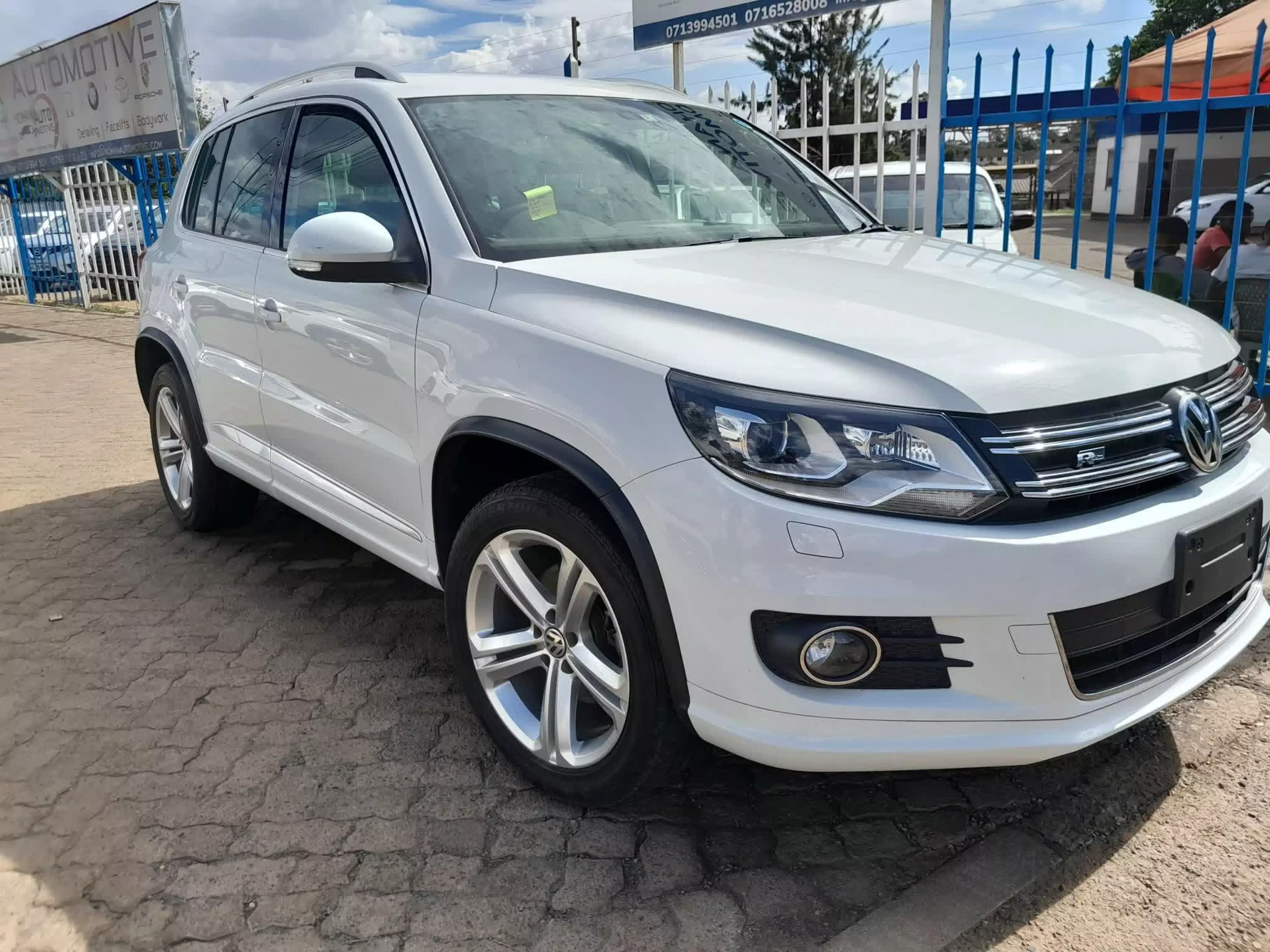 Volkswagen Tiguan - 2016
