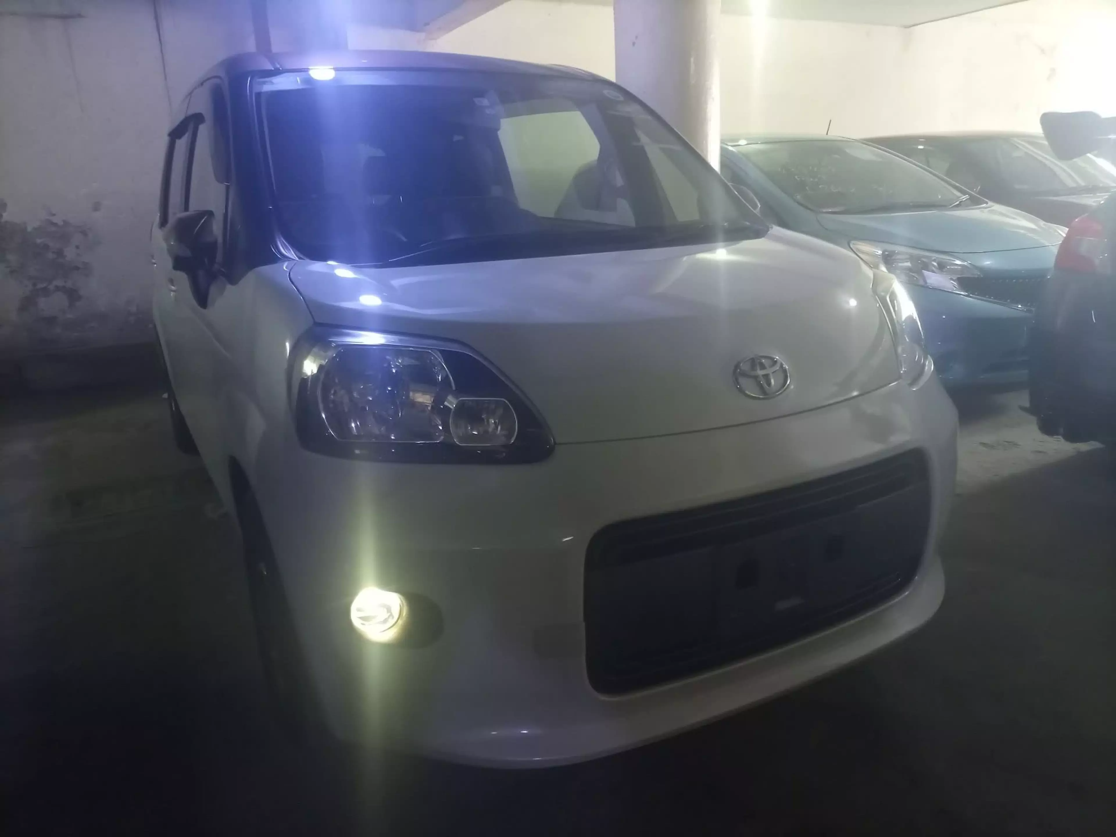 Toyota Porte - 2015