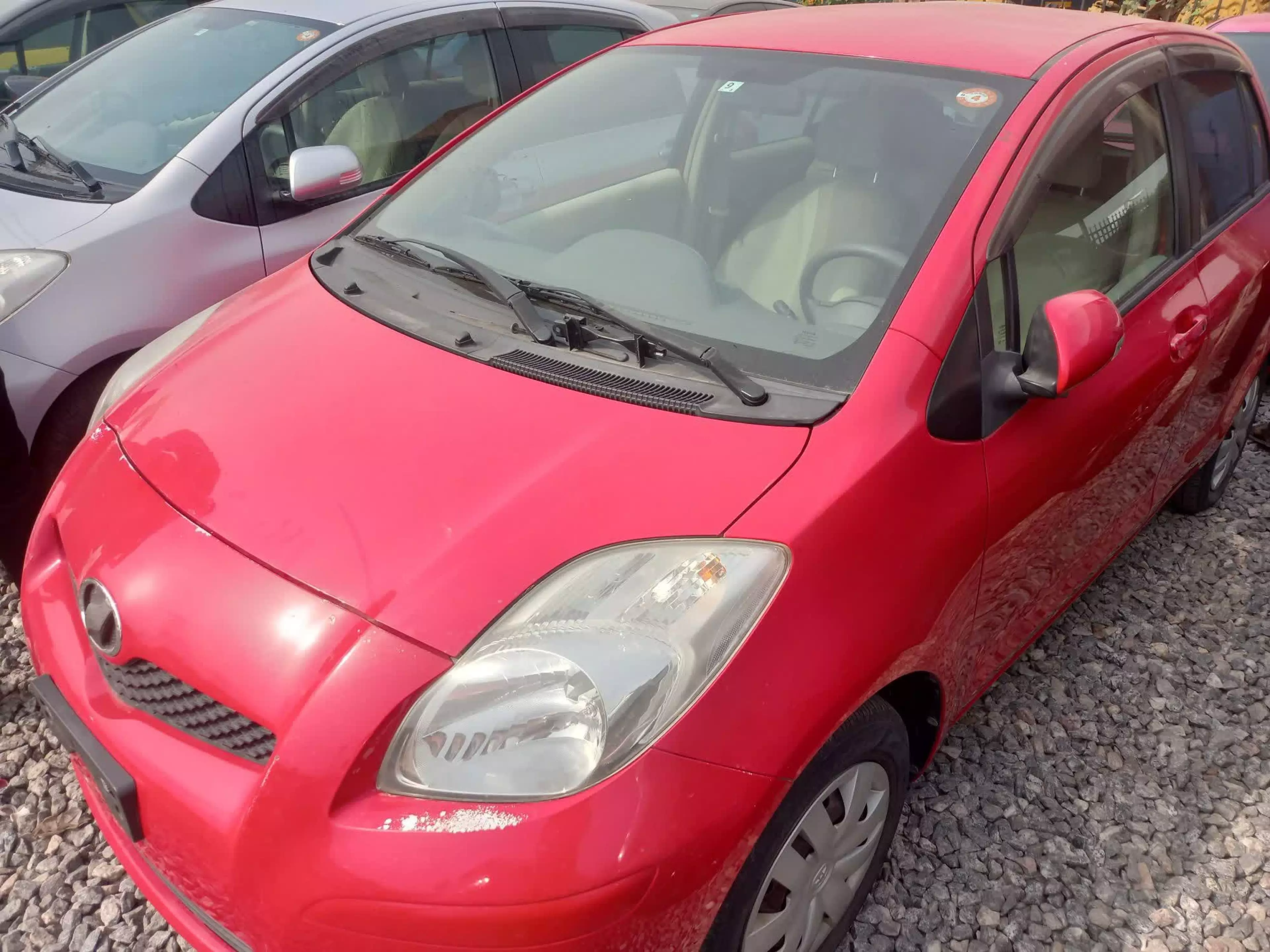Toyota Vitz   - 2010