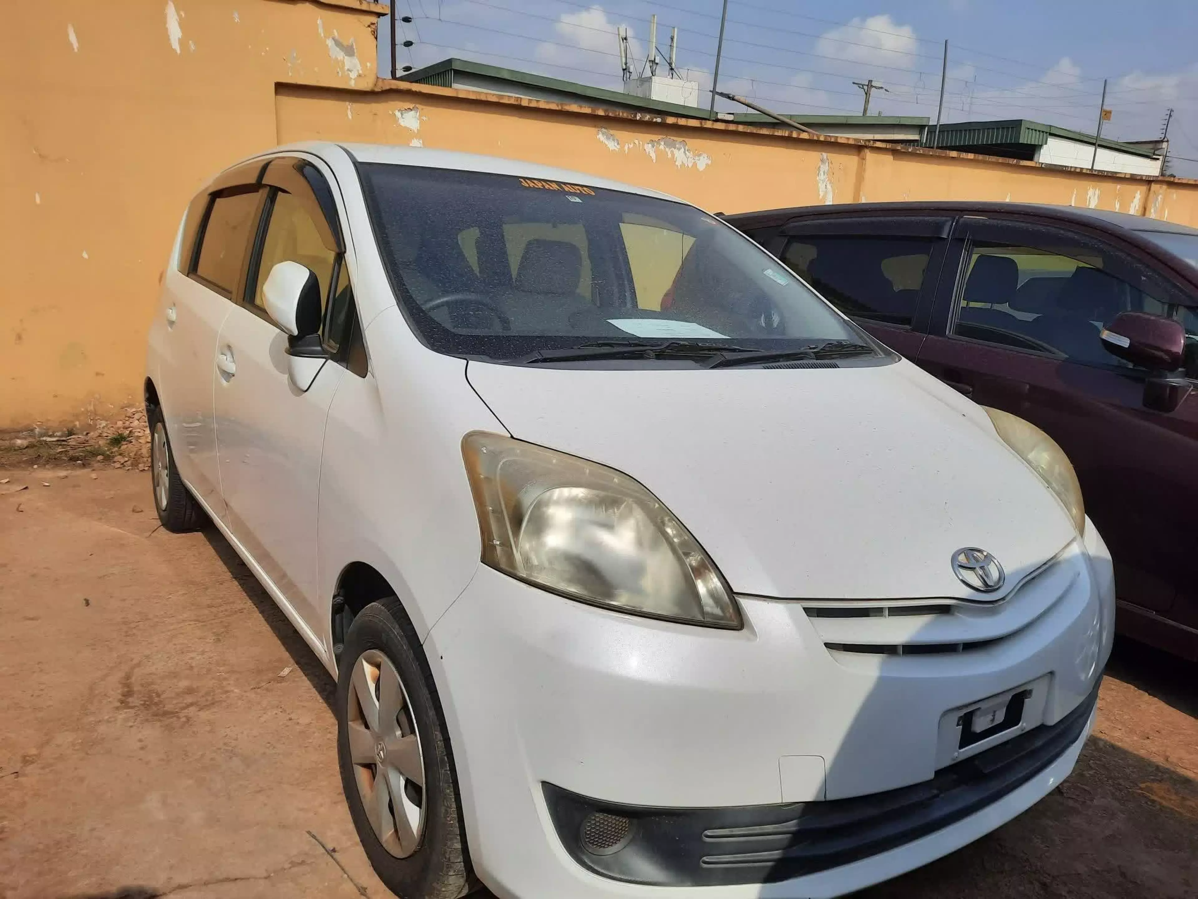 Toyota Passo Sette - 2010