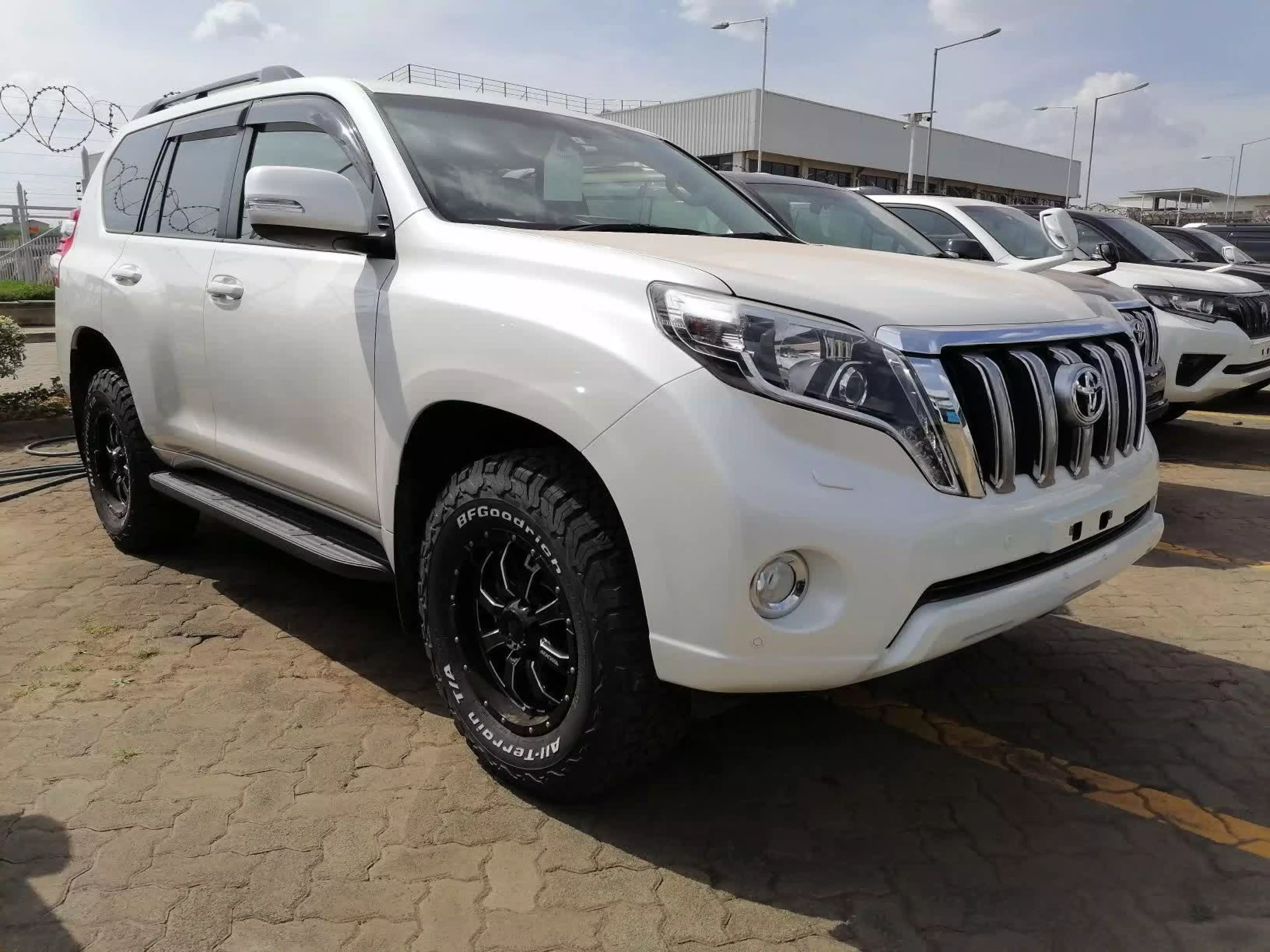 Toyota Landcruiser Prado - 2015