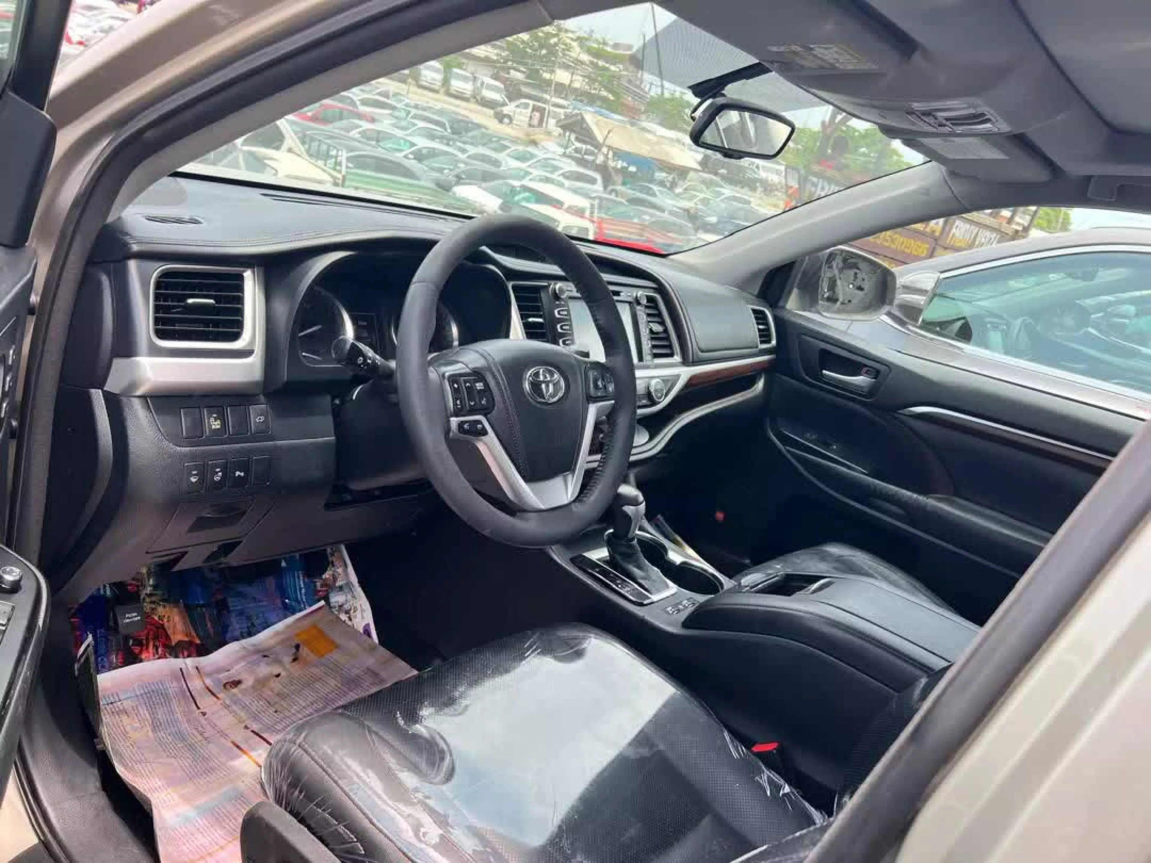 Toyota Highlander   - 2014