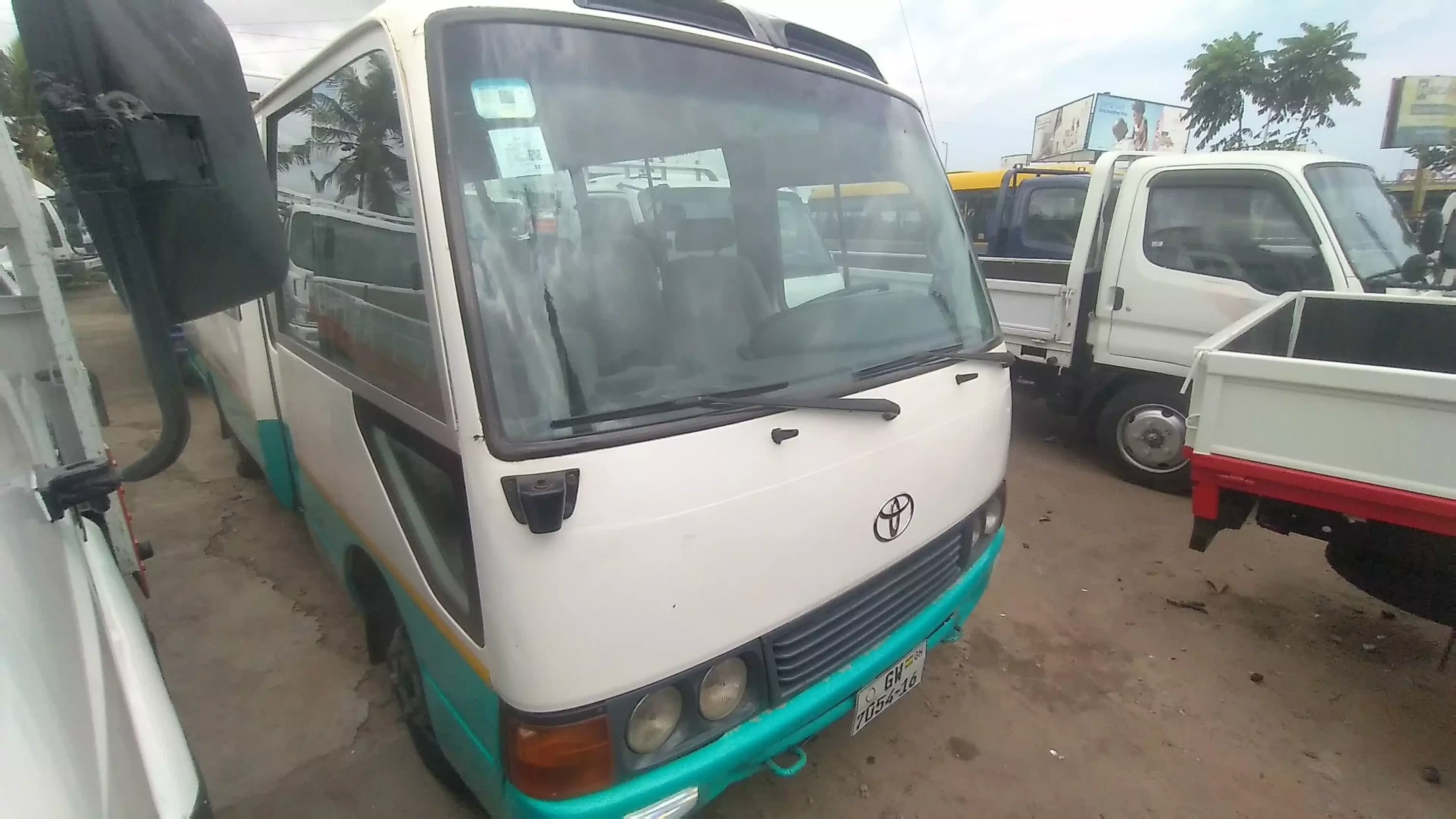 Toyota Coaster - 2010