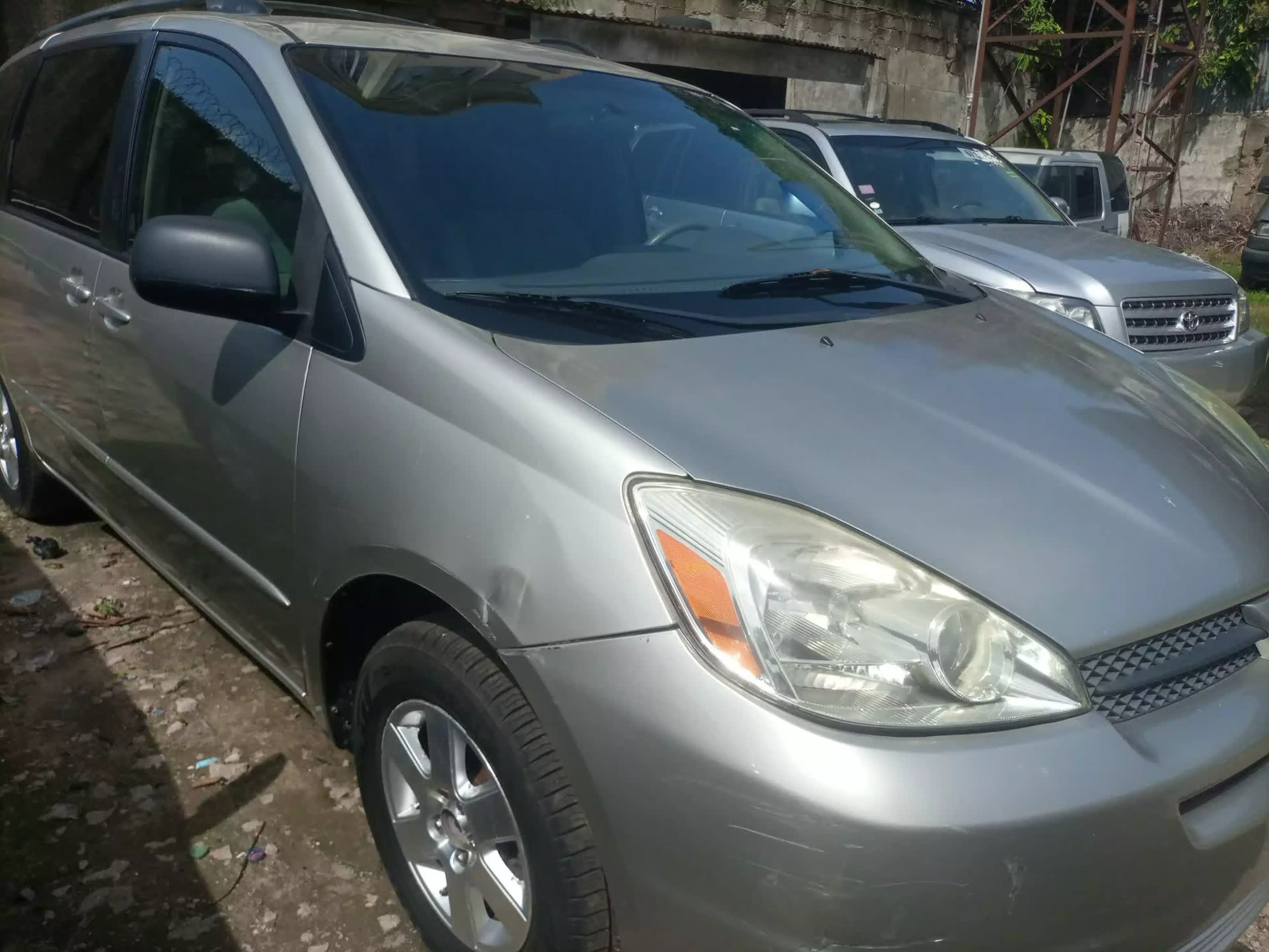 Toyota Sienna - 2004
