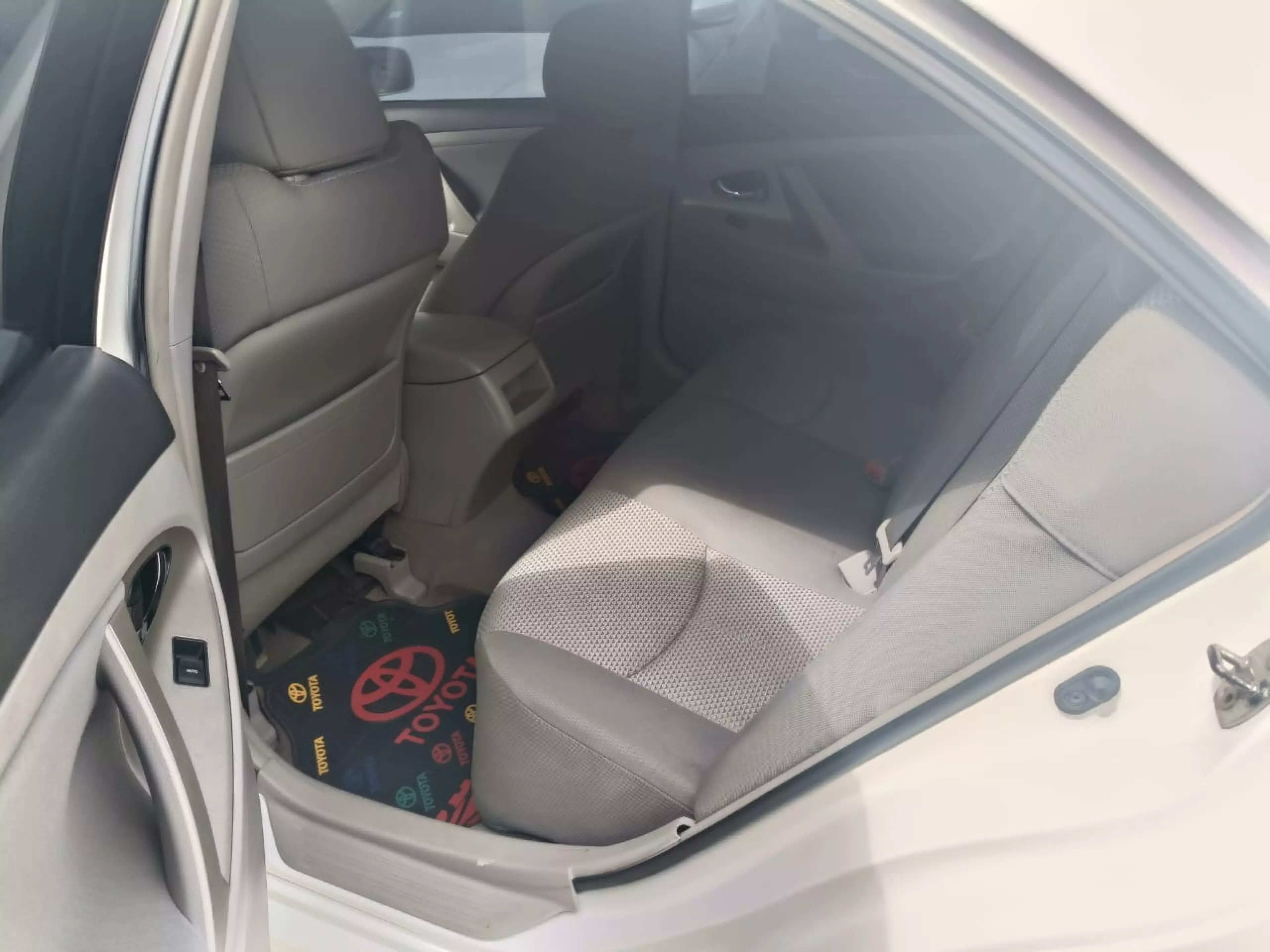 Toyota Camry   - 2011