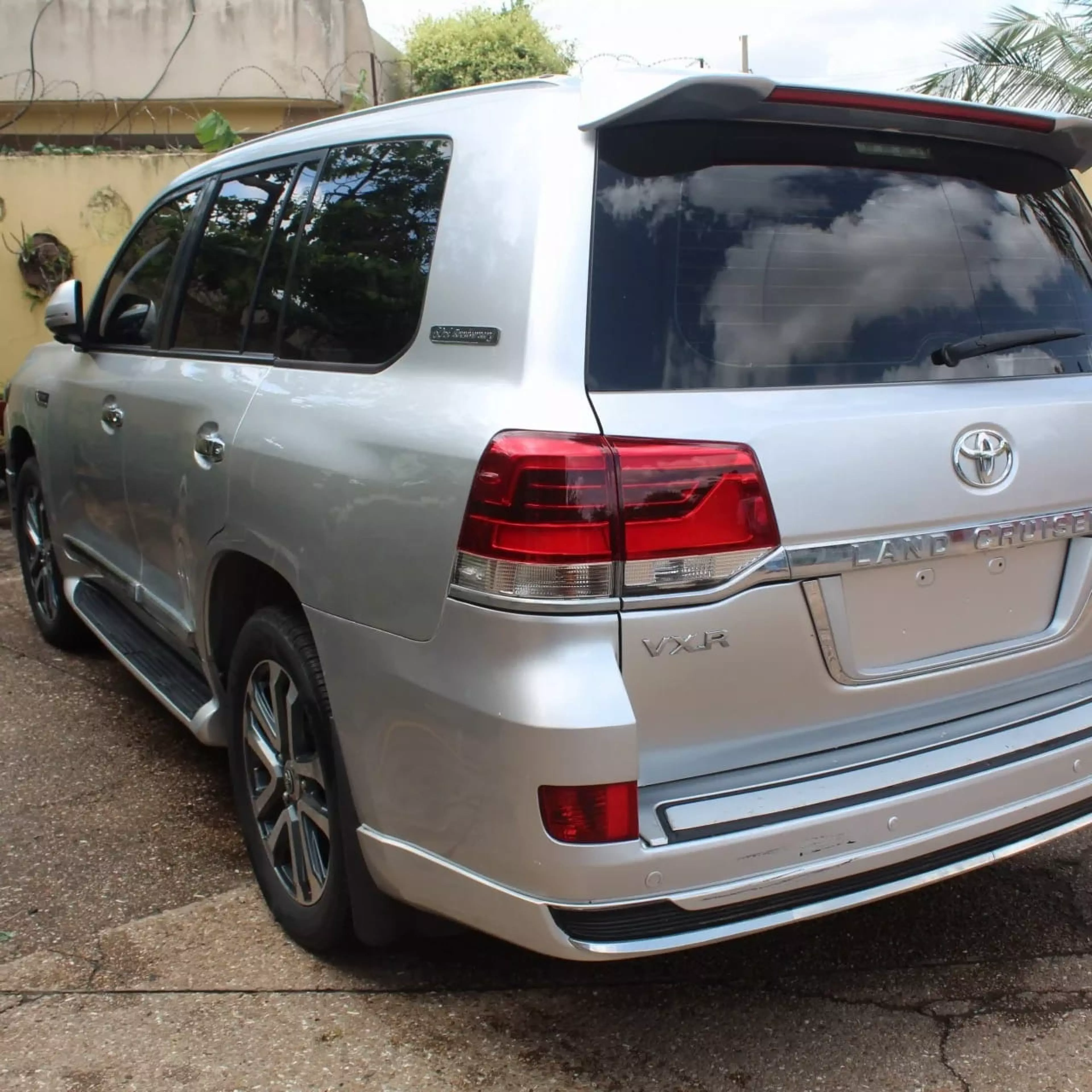 Toyota Landcruiser Vx V8    - 2011