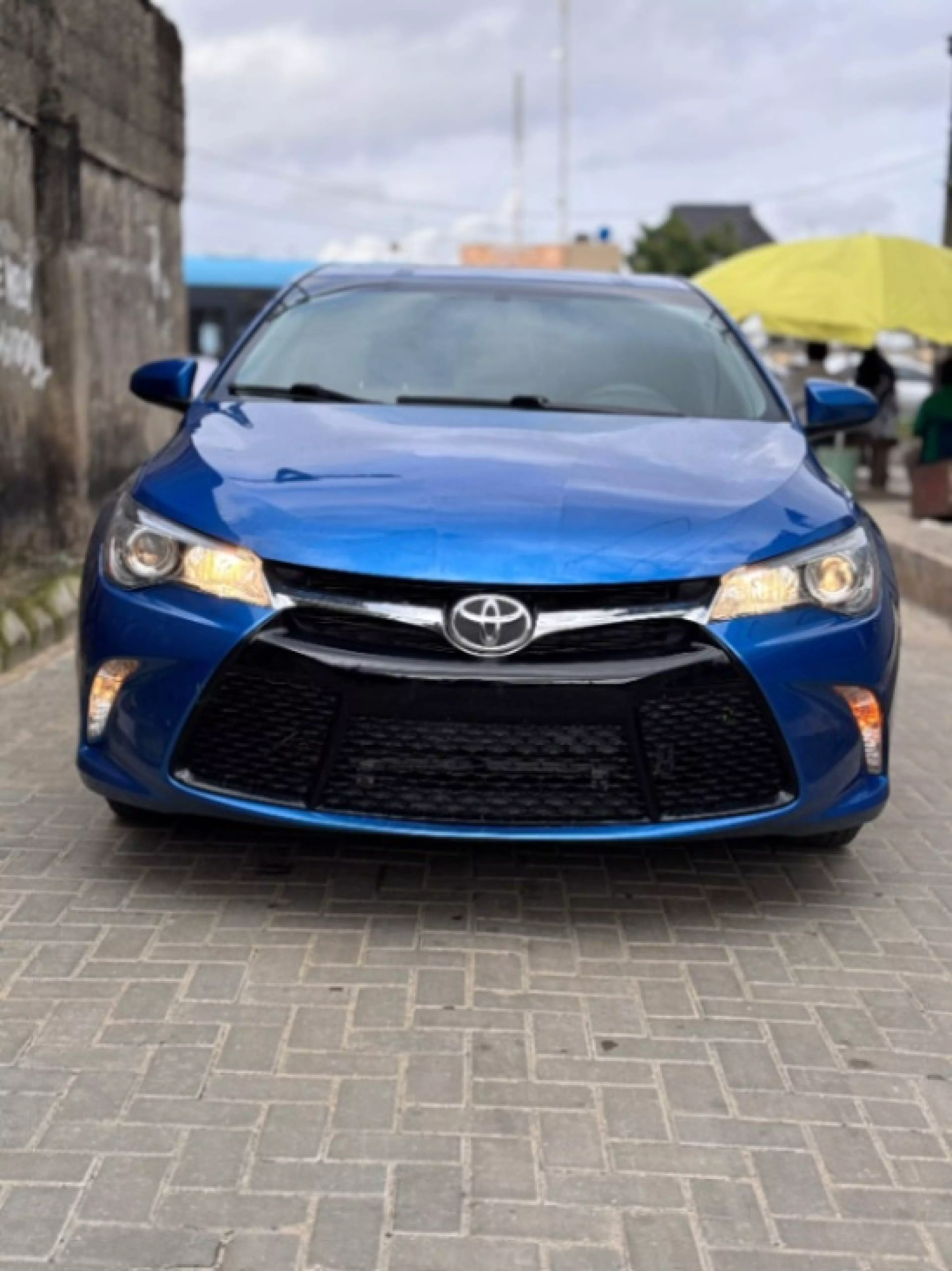 Toyota Camry - 2016